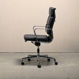 Charles & Ray Eames EA219 Office Chair in Chrome and Black leather, Vitra