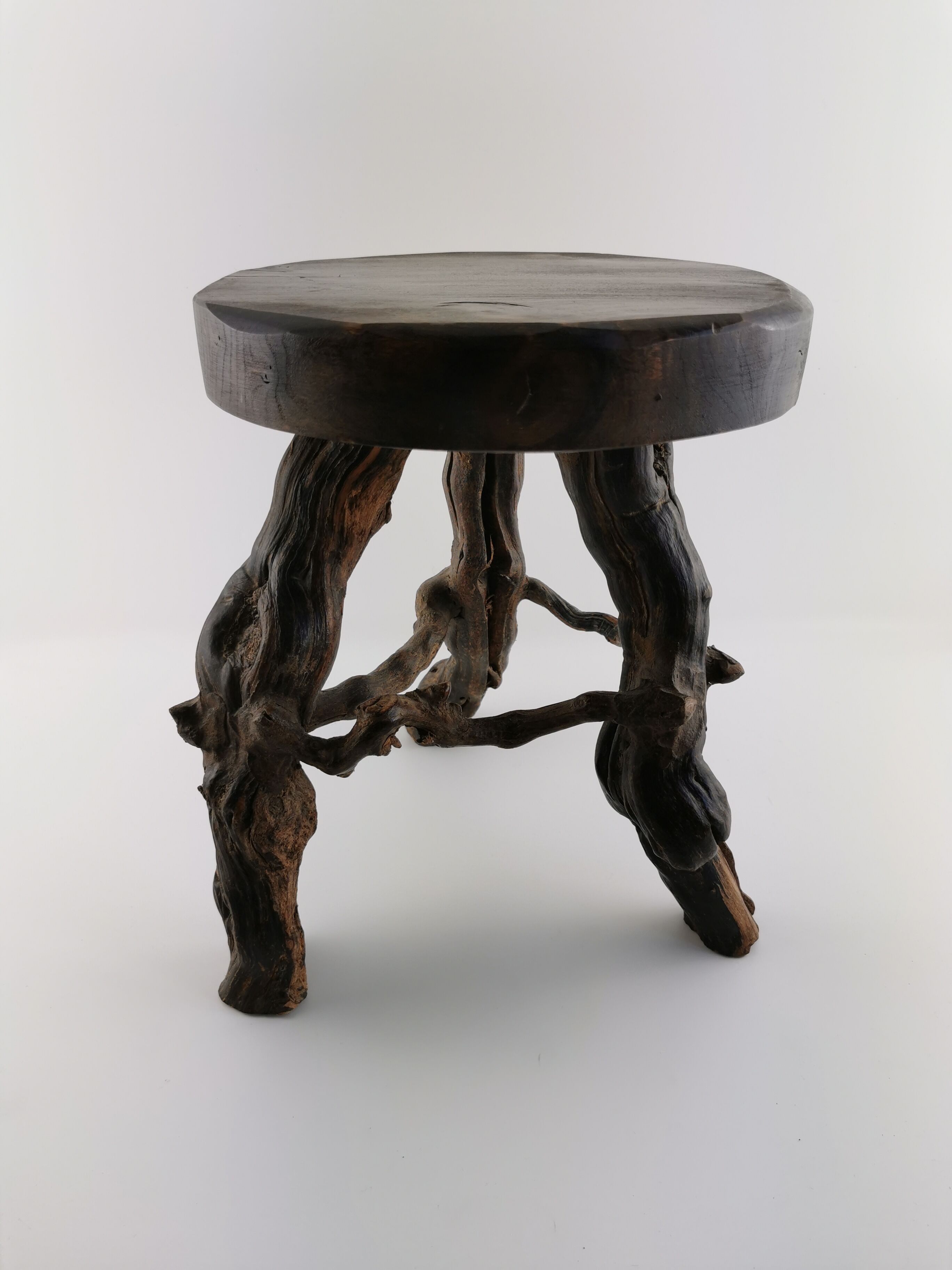 Brutalist stool tripod pied de vigne 60