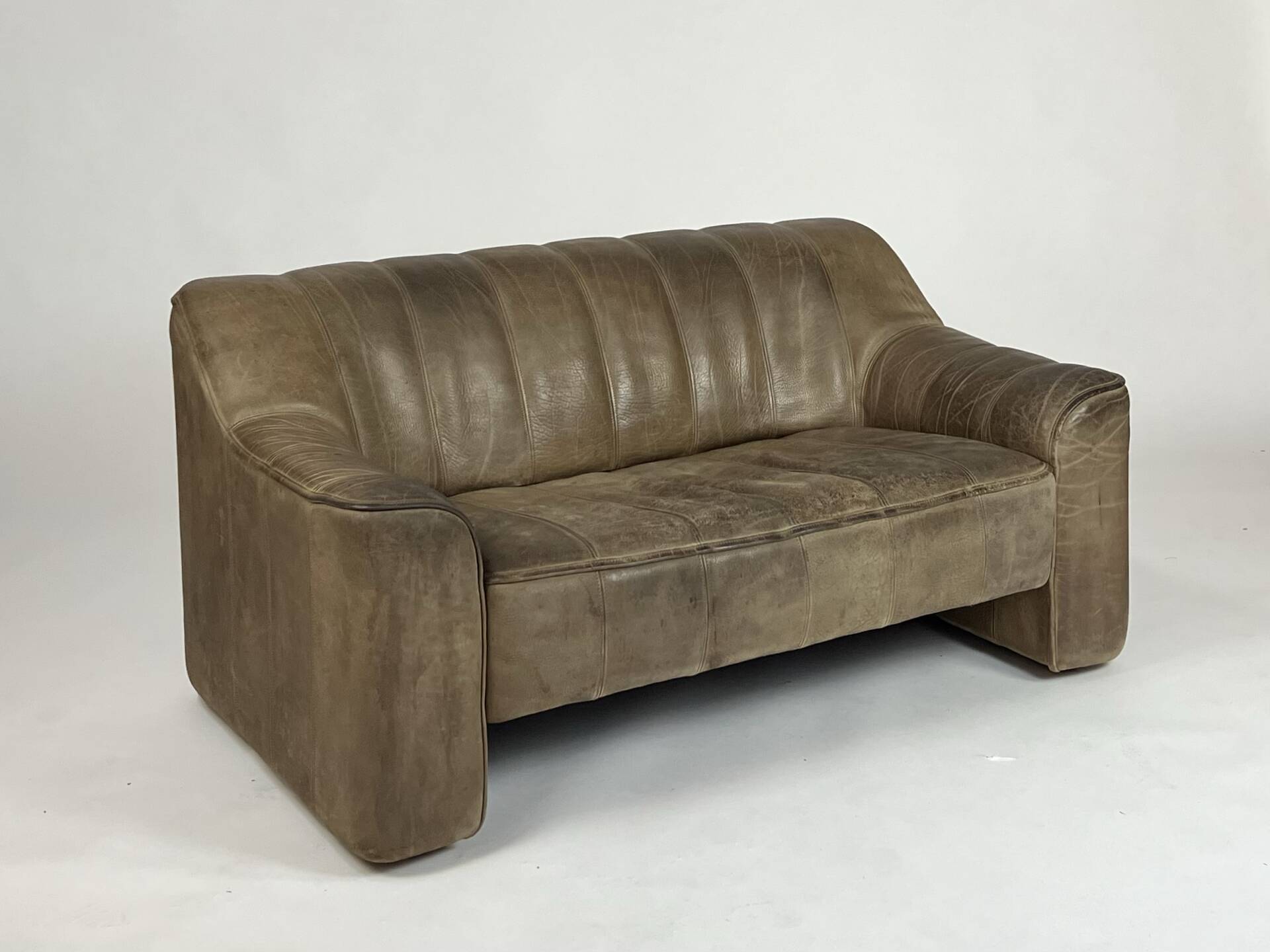 Vintage DS-44 de Sede leather sofa couch buffalo leather 70s