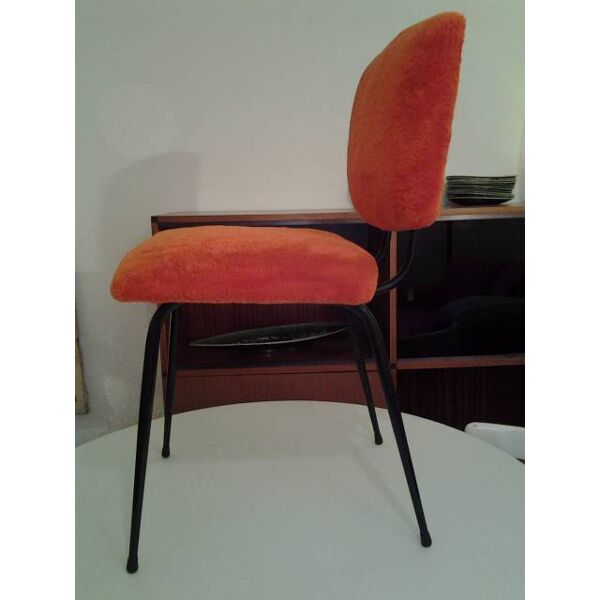 Chaise design vintage fourrure rouge des années 60 | Selency