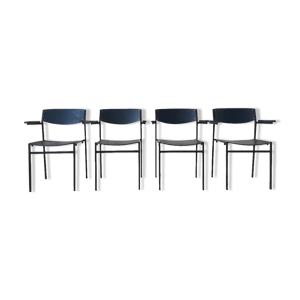 4 fauteuils empilables minimalistes