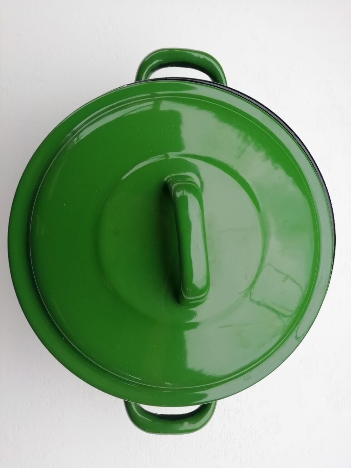 Enameled sheet metal casserole dish