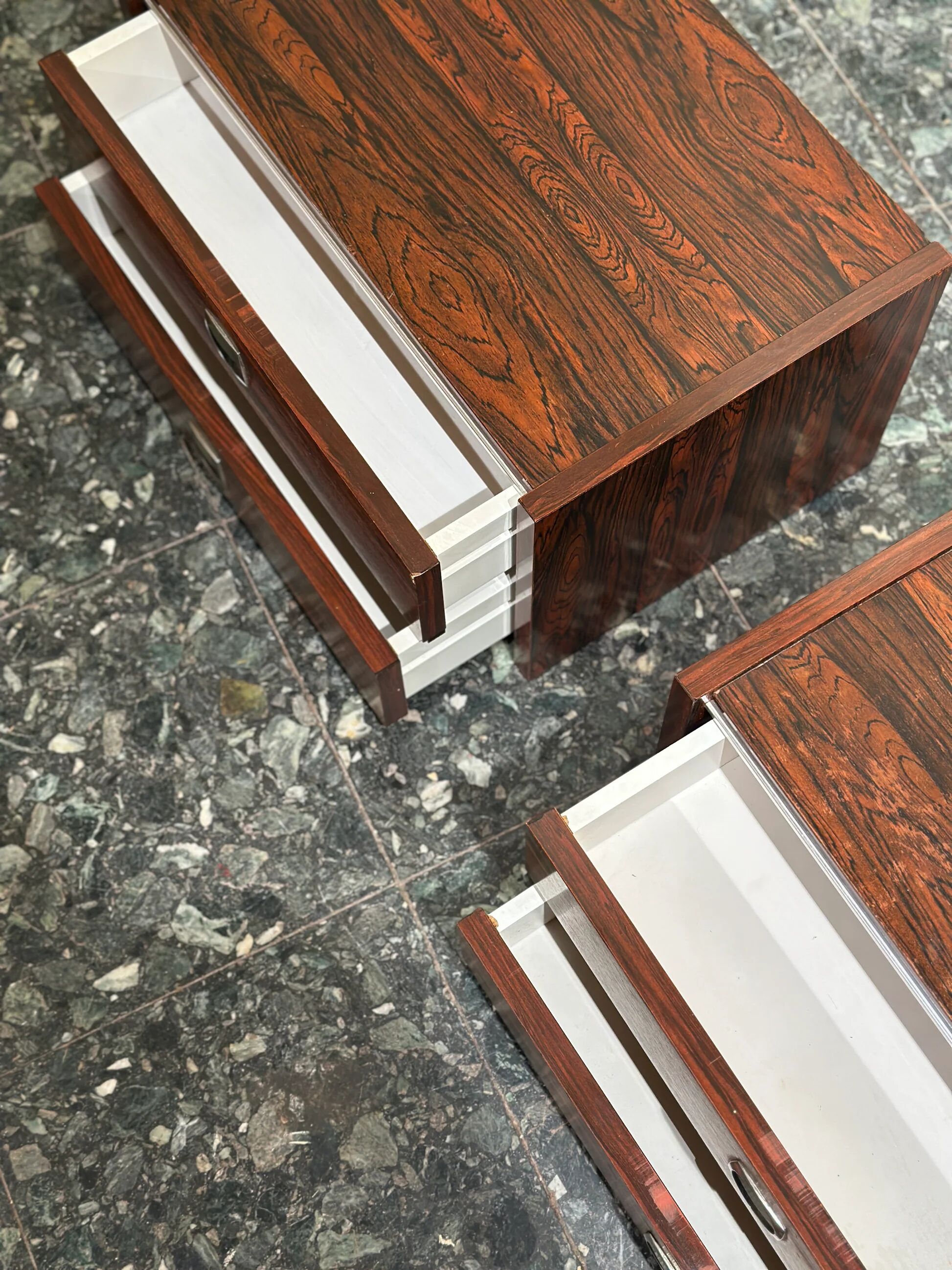 Set rosewood nightstands