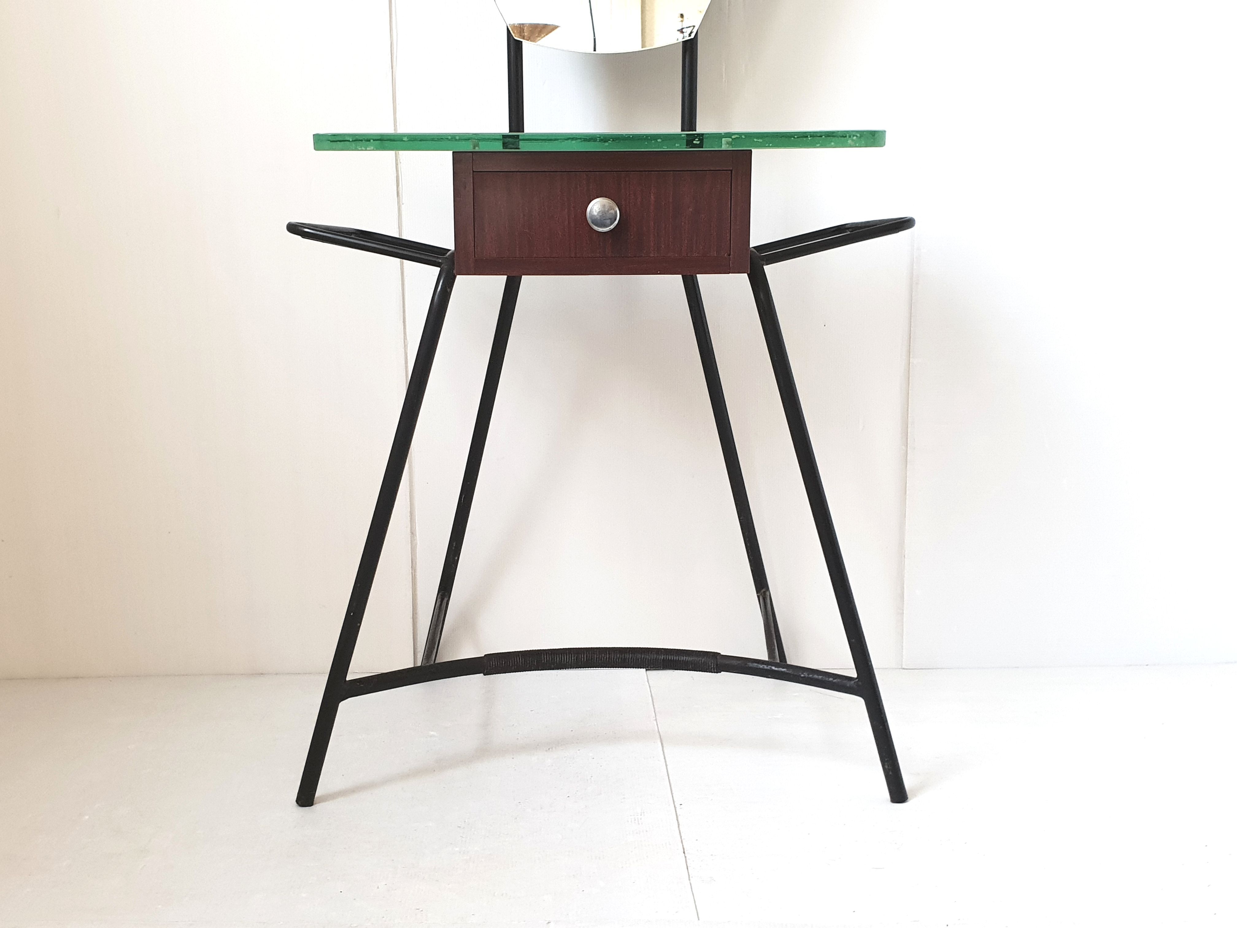 Vintage 1950 hairdresser