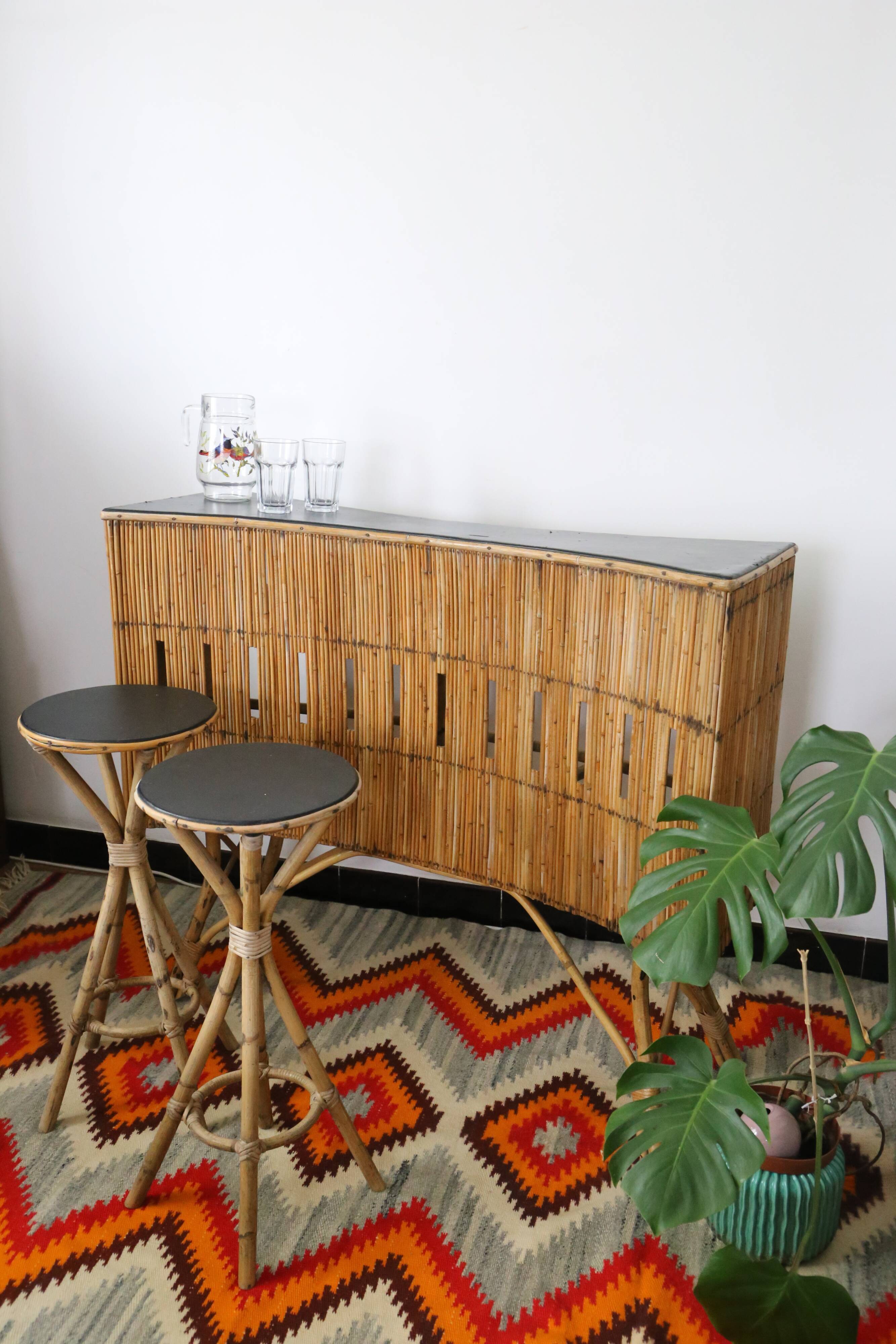 Tiki bar, rattan bar and two stools