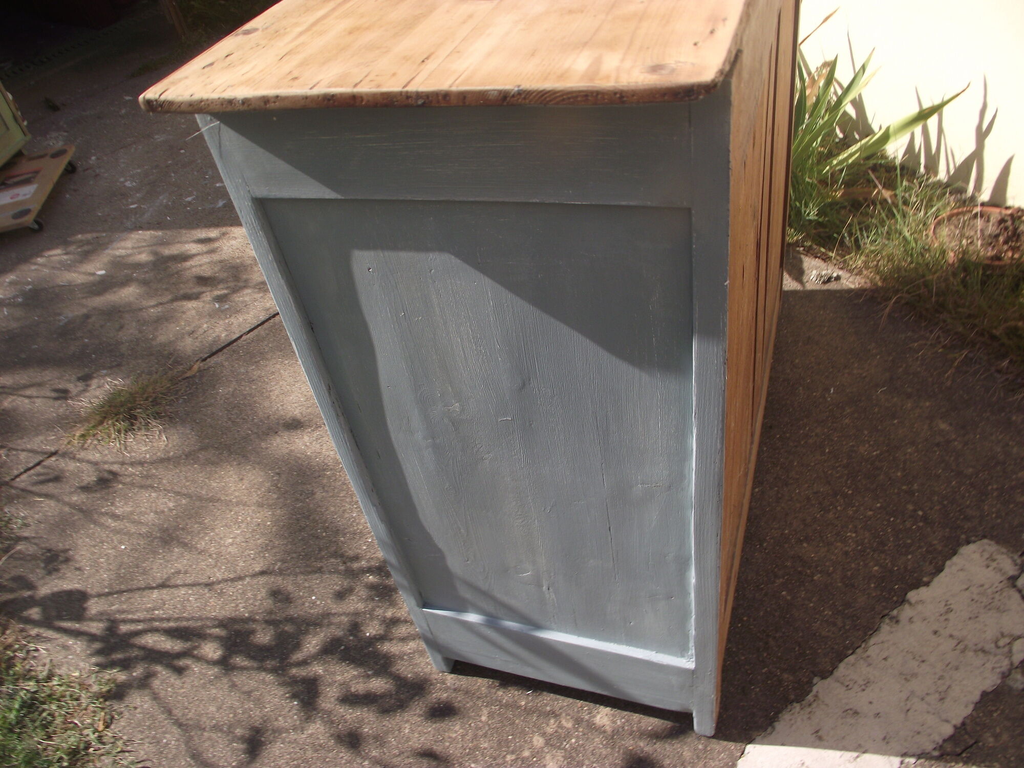 Parisian buffet in solid fir mid 20th painted bluish gray
