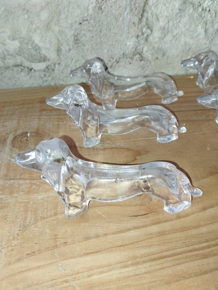 Set of 12 Danone knife rests – Dogs – Bakelite / hard plastic – Year