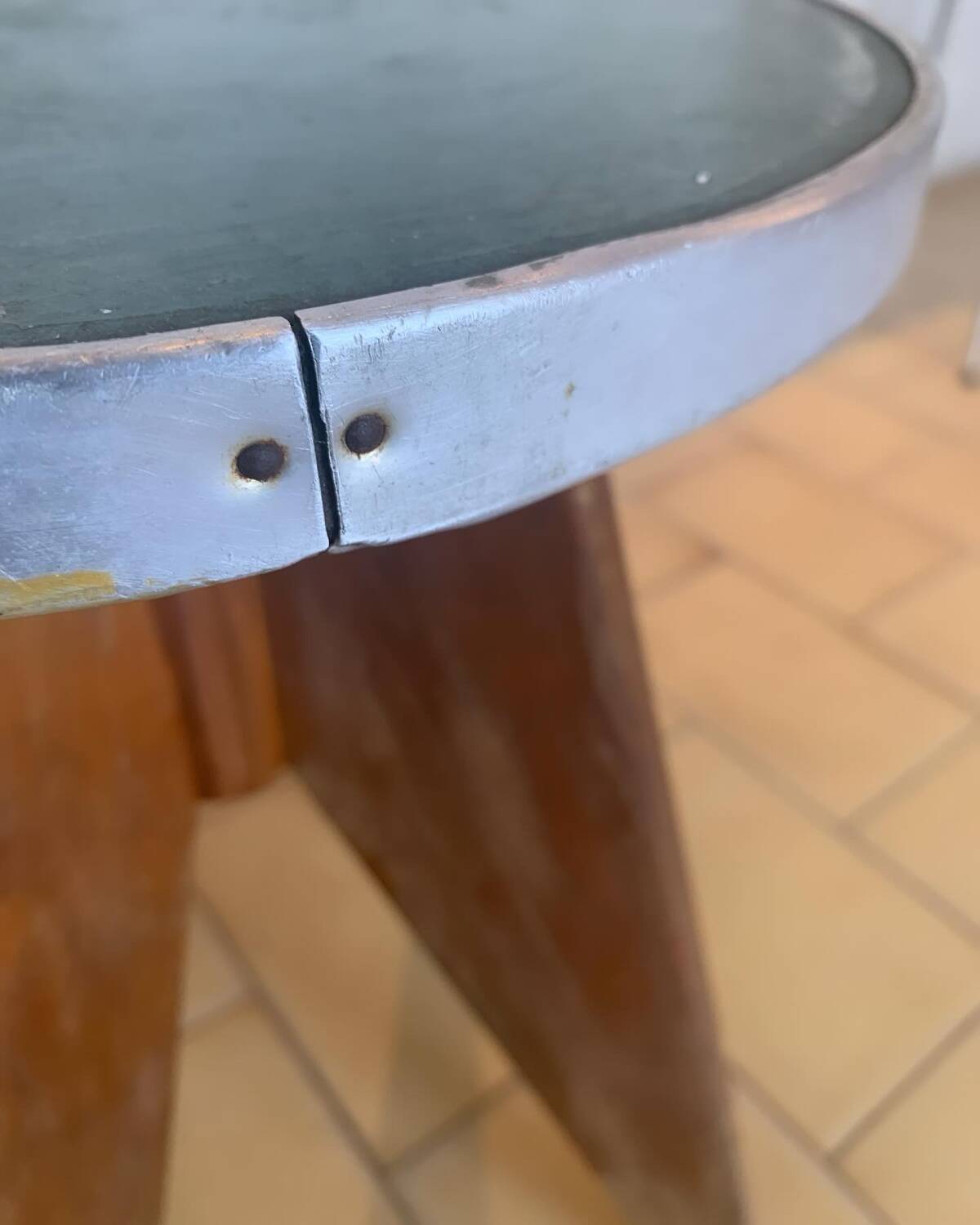 Tabouret artisanal
