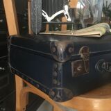 Suitcase reinforced cardboard