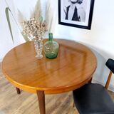 Scandinavian teak extandable round table