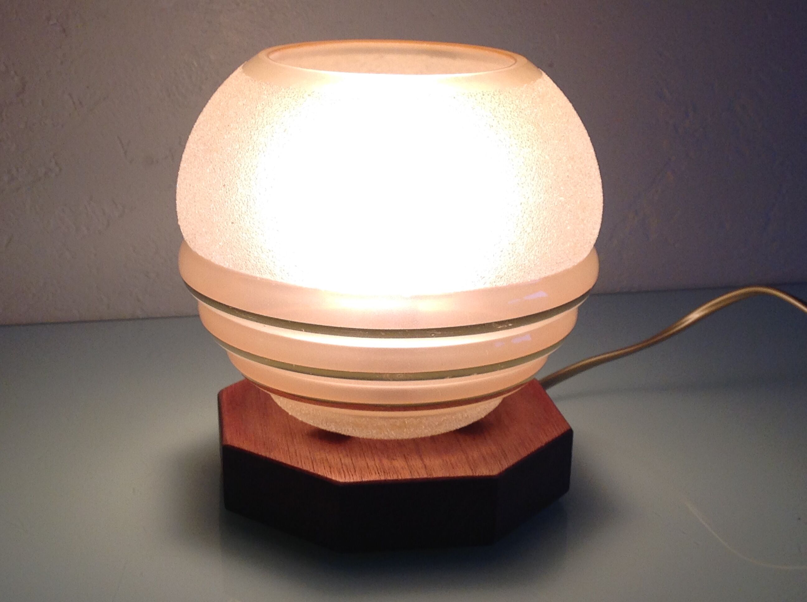 Bedside lamp globe in beige granite glass art deco style