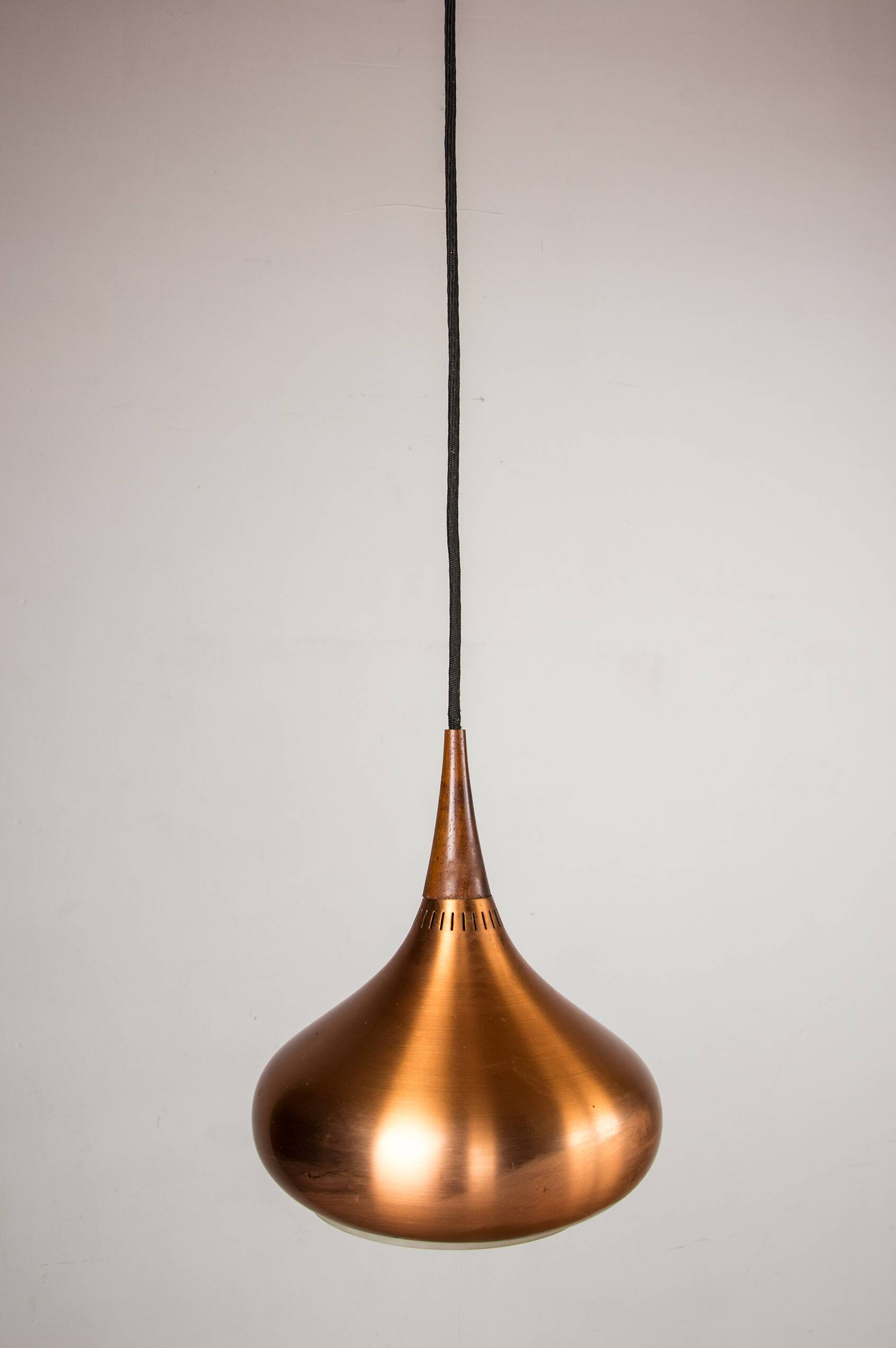 Triple Danish pendant light in metal and Rosewood, Orient model, Jo Hammerborg for Fog & Morup.