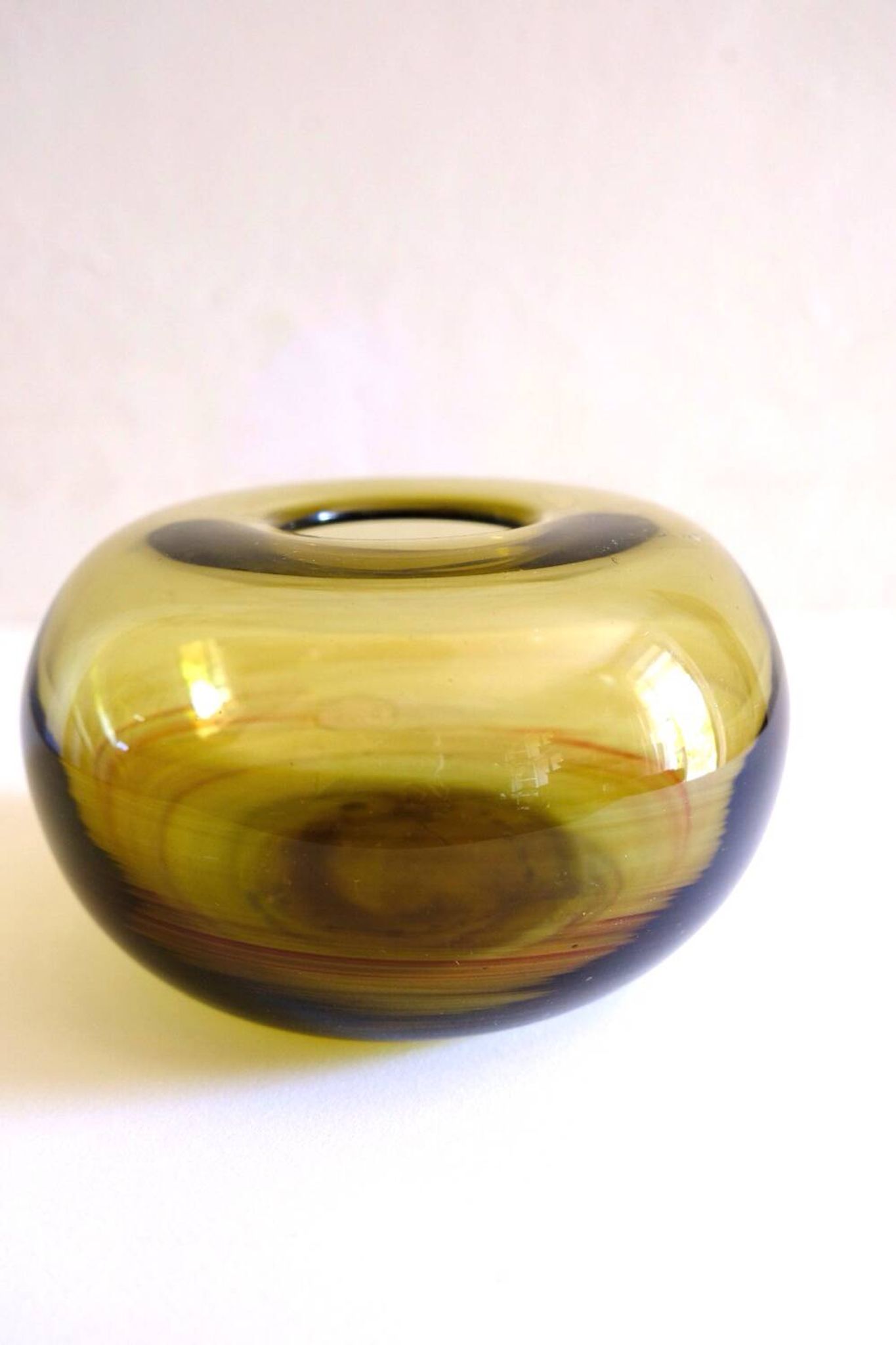 Blown glass ball vase by Claude Morin, Dieulefit France 1979