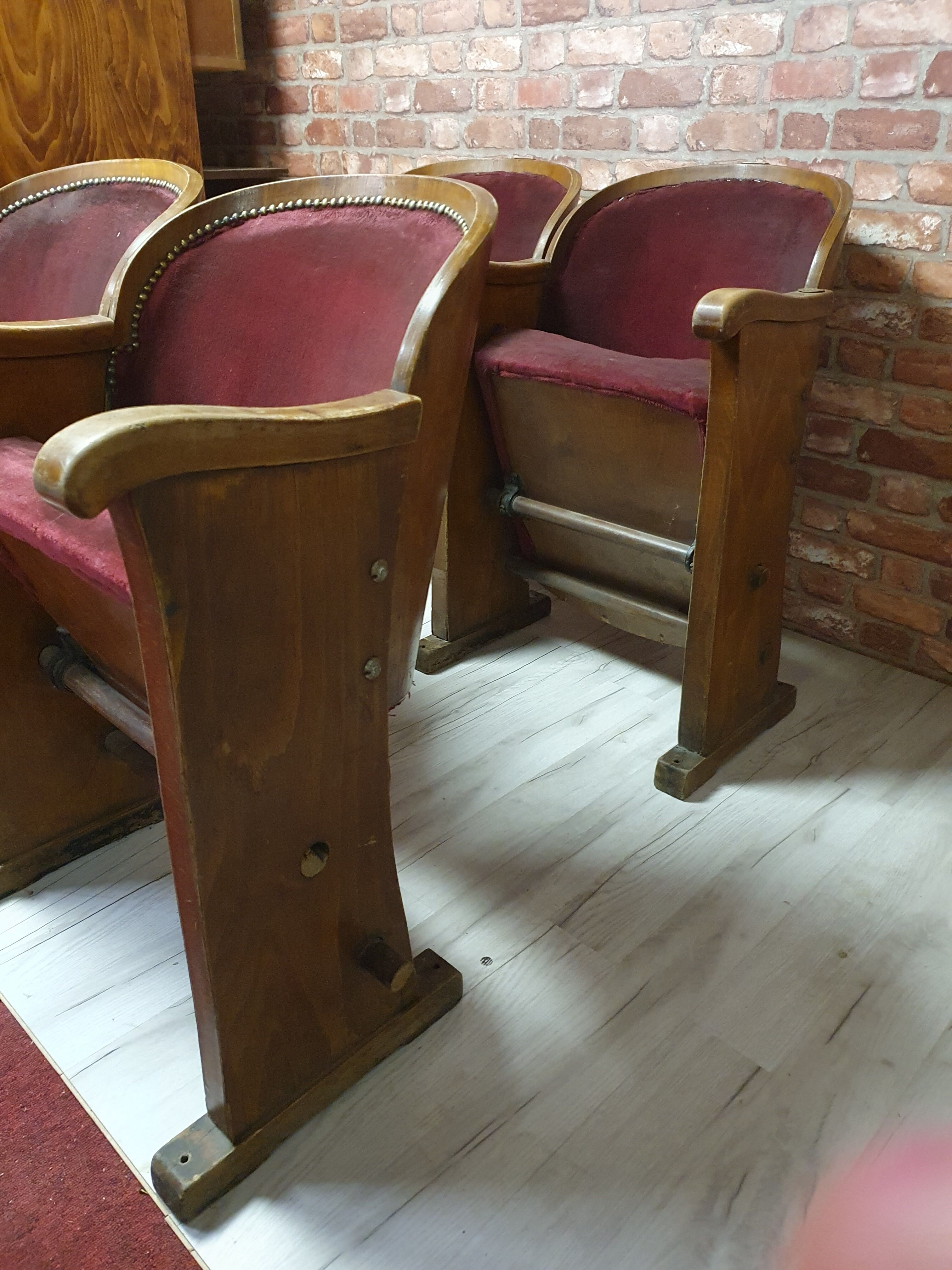 Double cinema chairs, Poland of the 1950s, to renovate