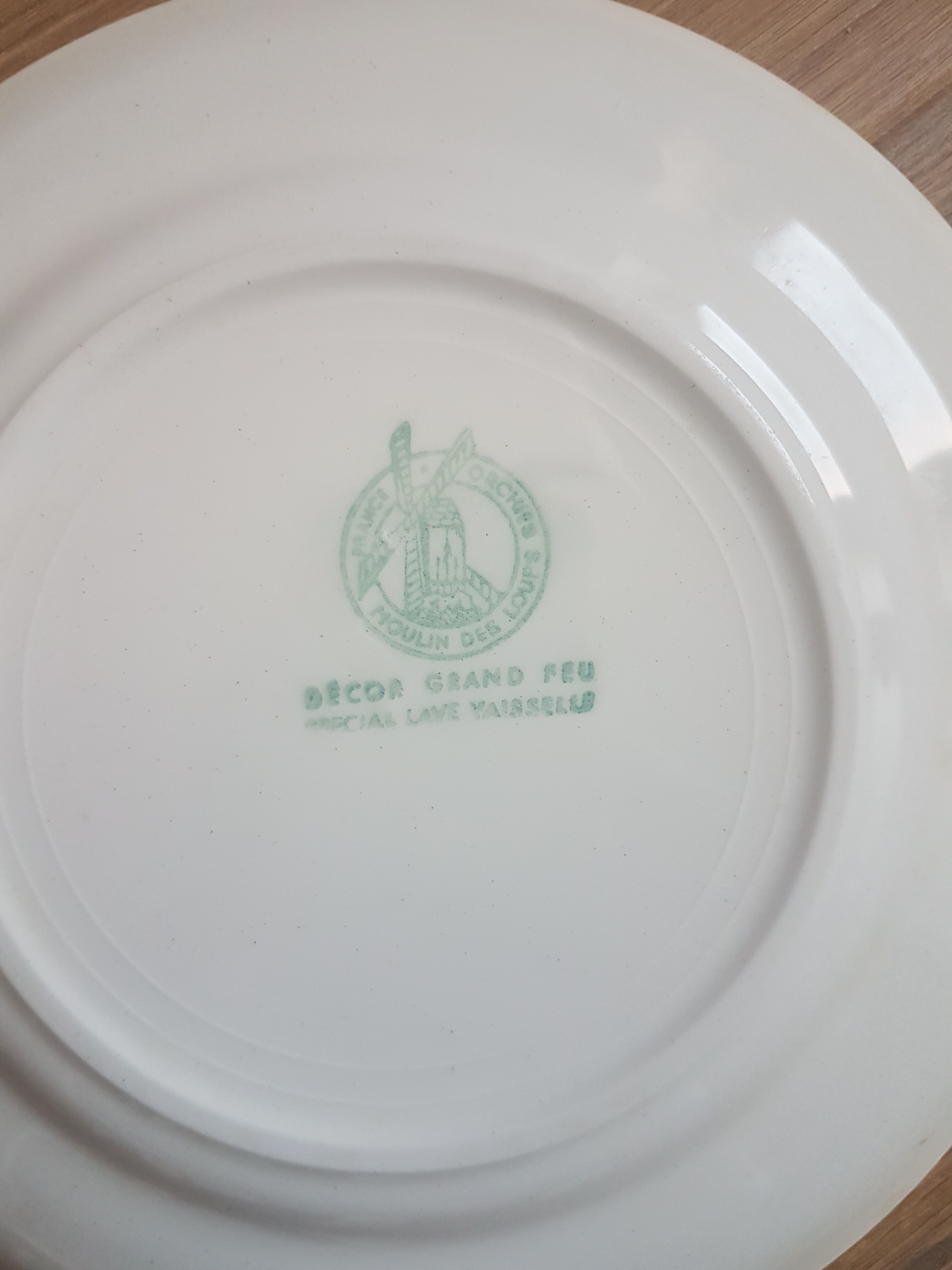 Set of 8 dessert plates wolf mill apple model
