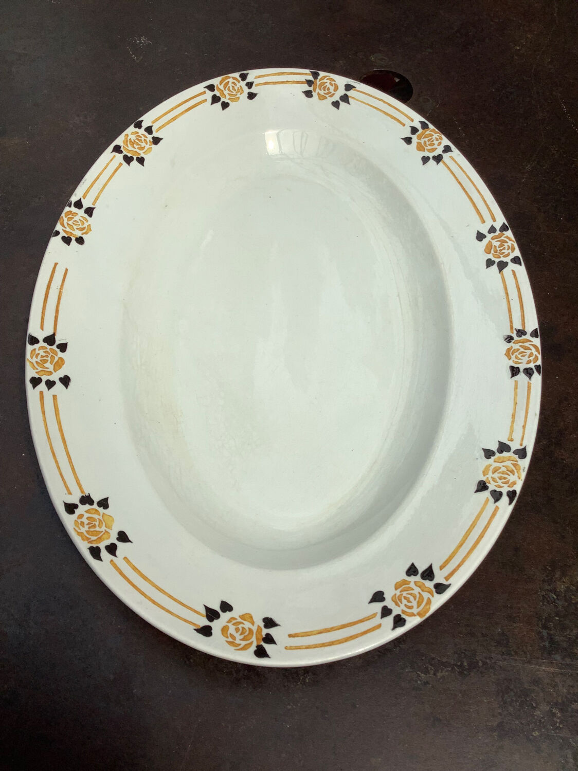 Oval earthenware dish of Onnaing