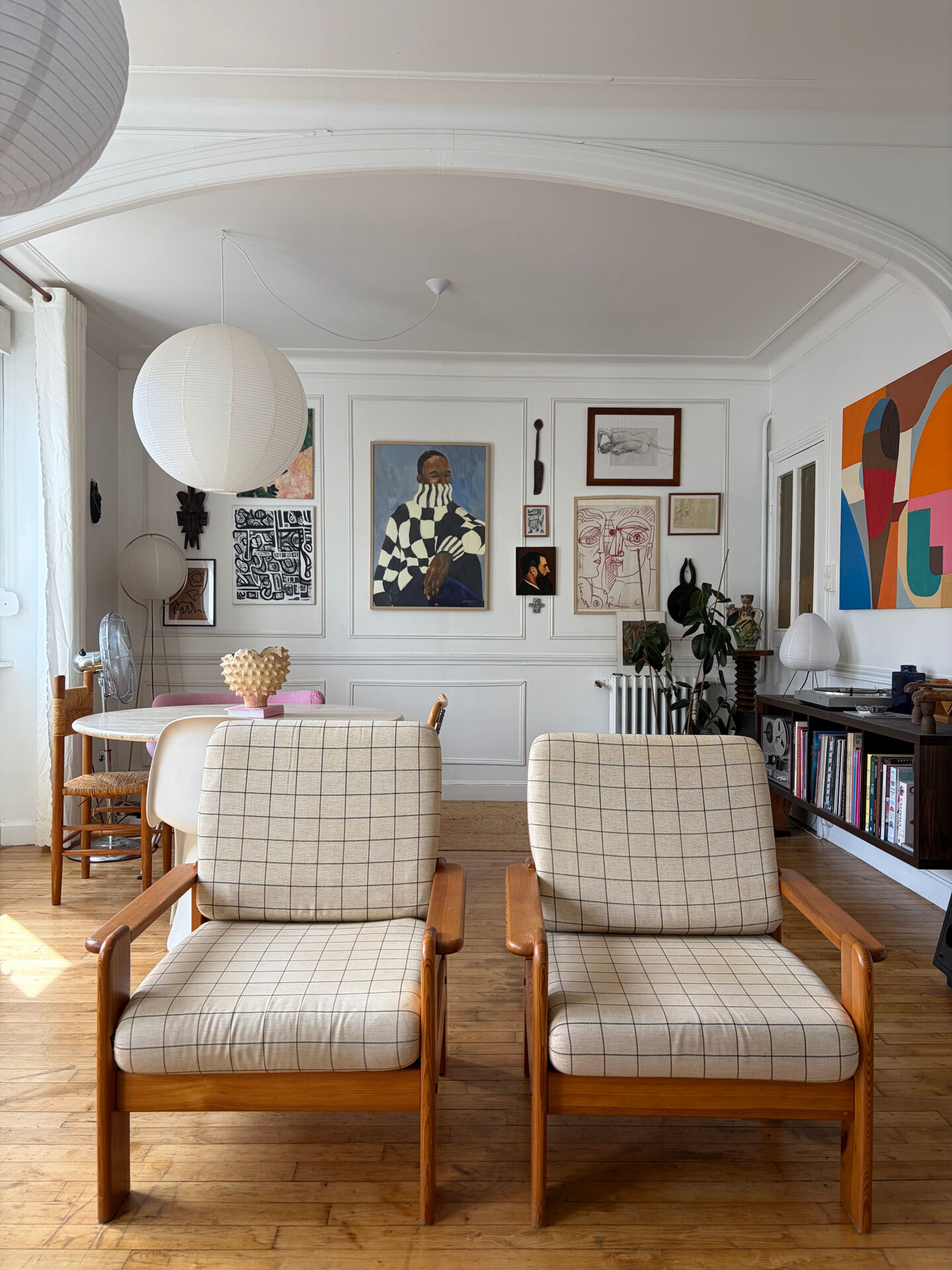 Paire de fauteuils en pin vintage 