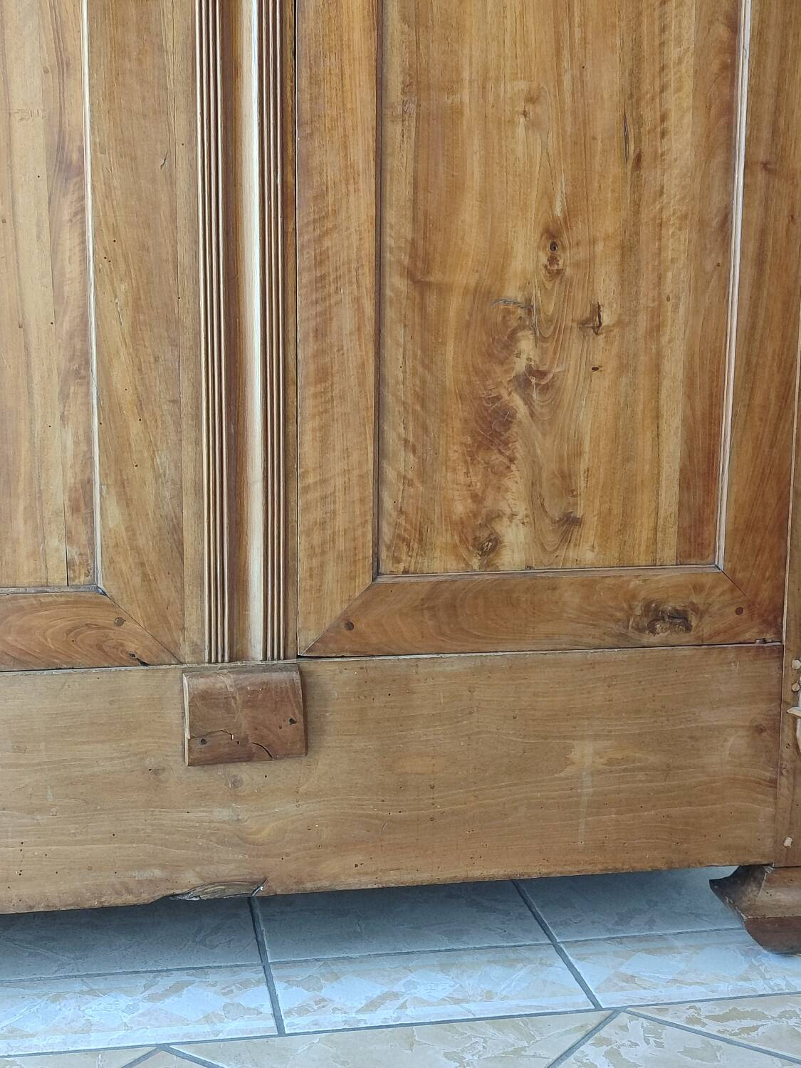 Armoire ancienne en bois