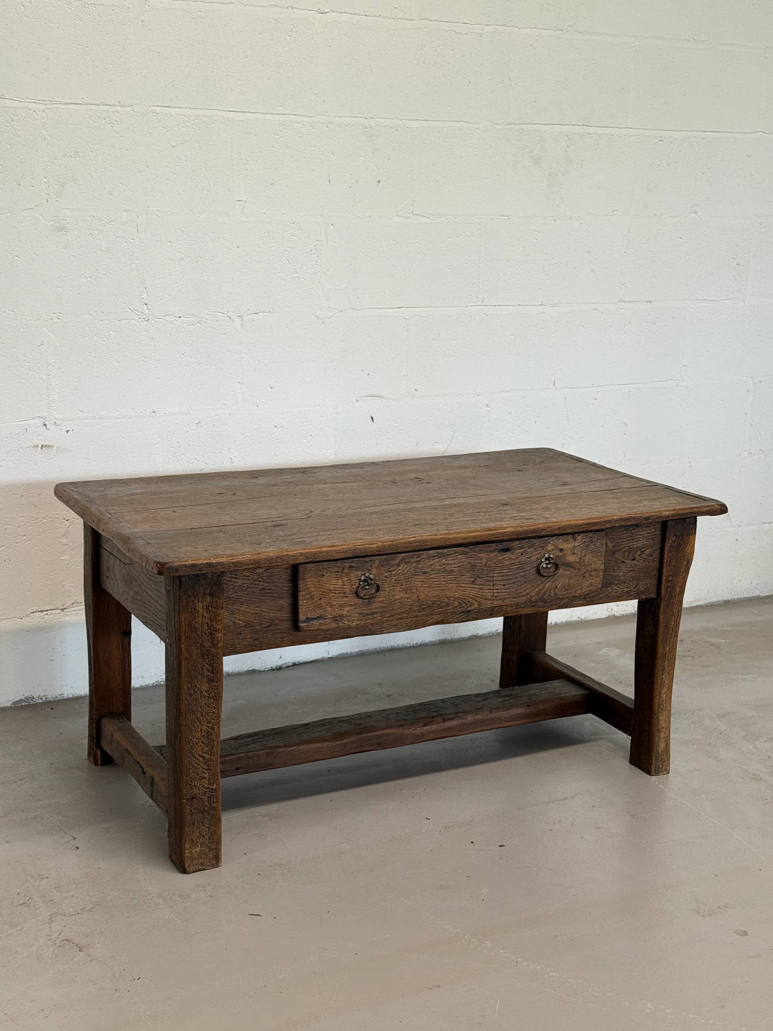 Old farmhouse table in solid oak, 1 drawer, France