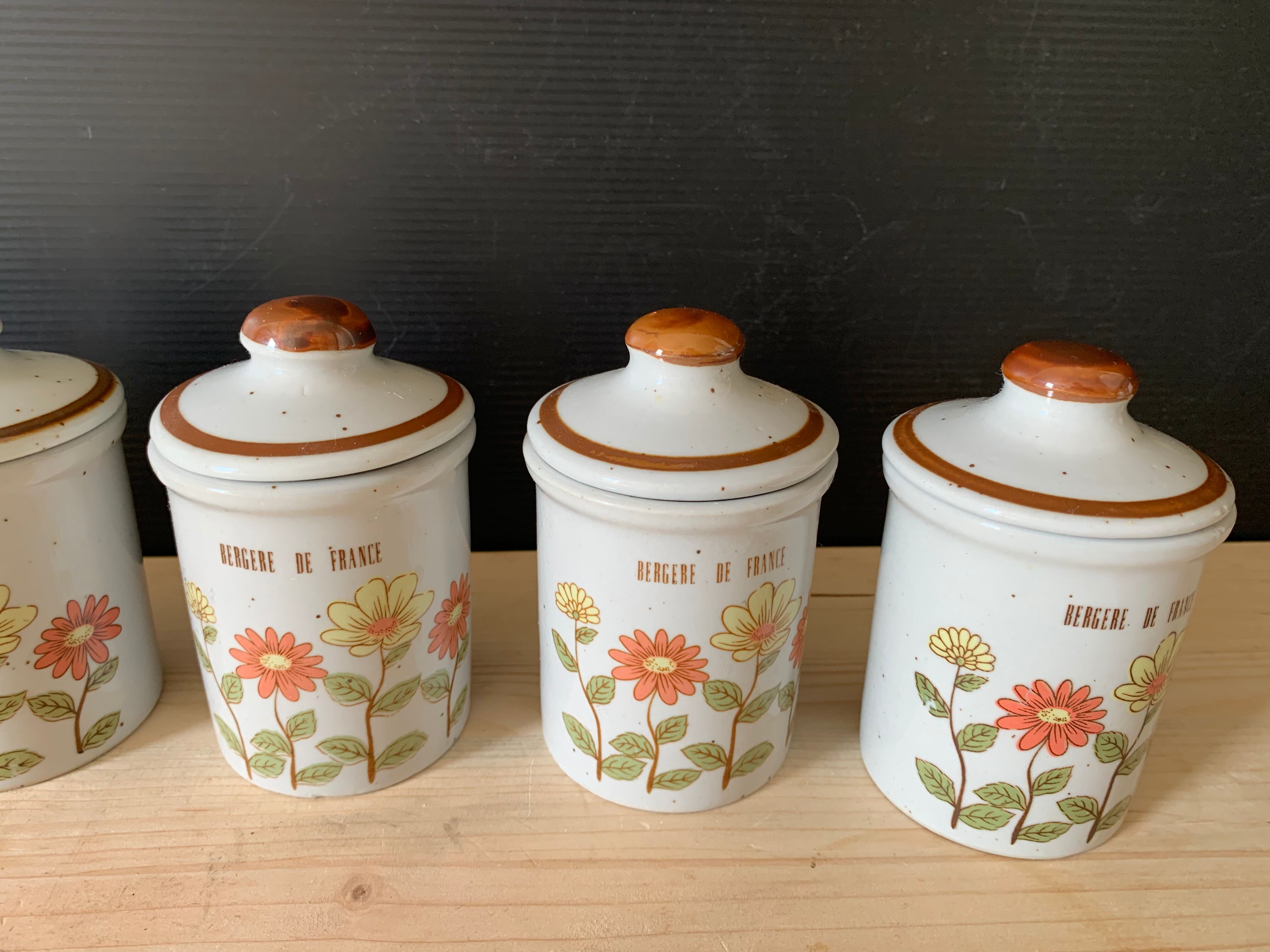 5 vintage spice pots