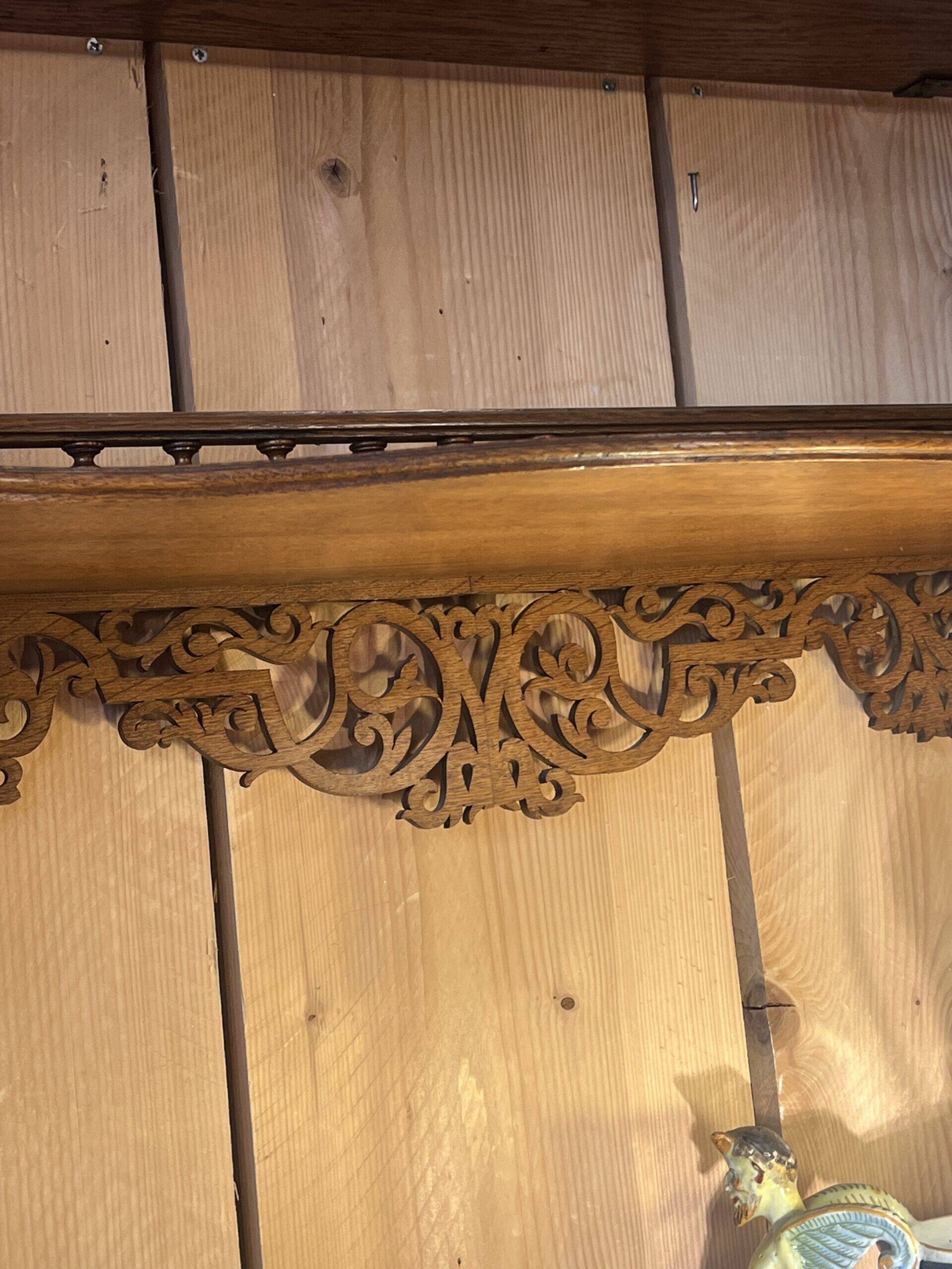 Wall shelf in carved wood, late 19th century