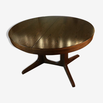 Round vintage Baumann table