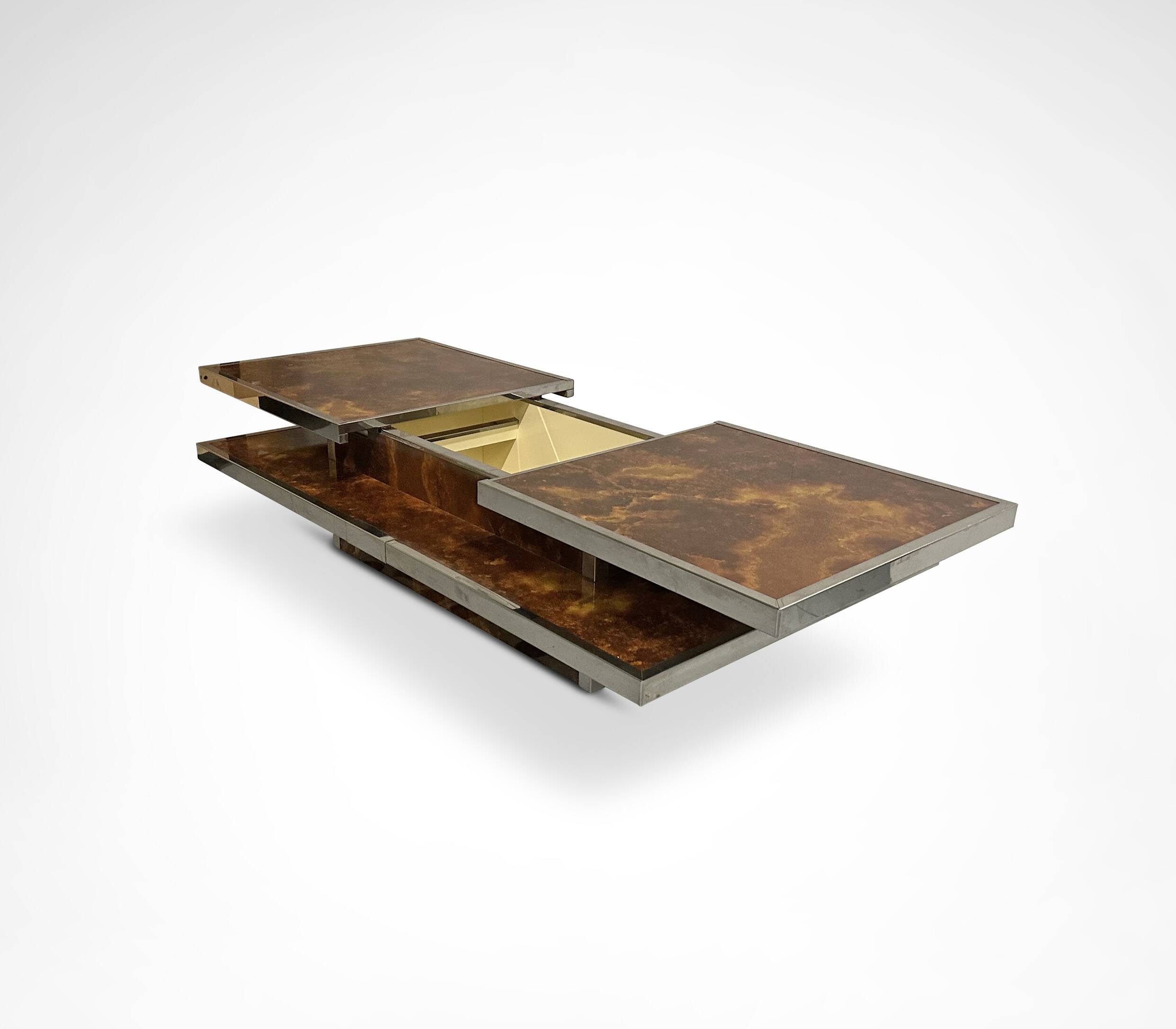 Table basse en bois de noyer à deux niveaux et métal avec bar intégré, France, années 1980.