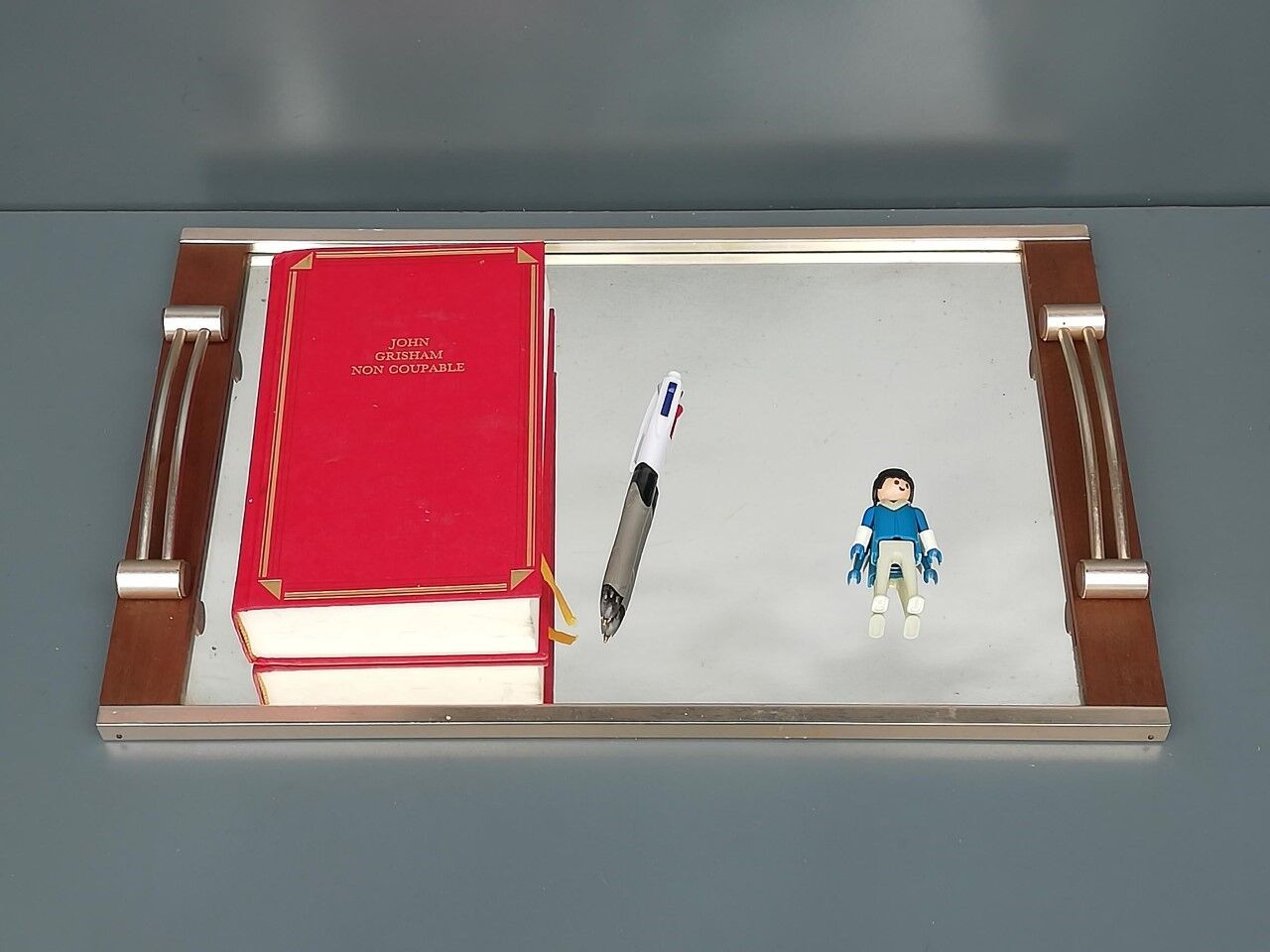 Modernist art deco plateau