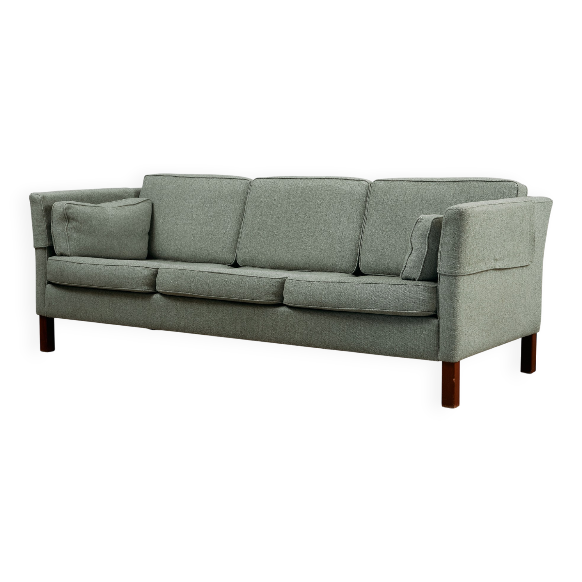 Canapé trois places en bois de cerisier du milieu du siècle