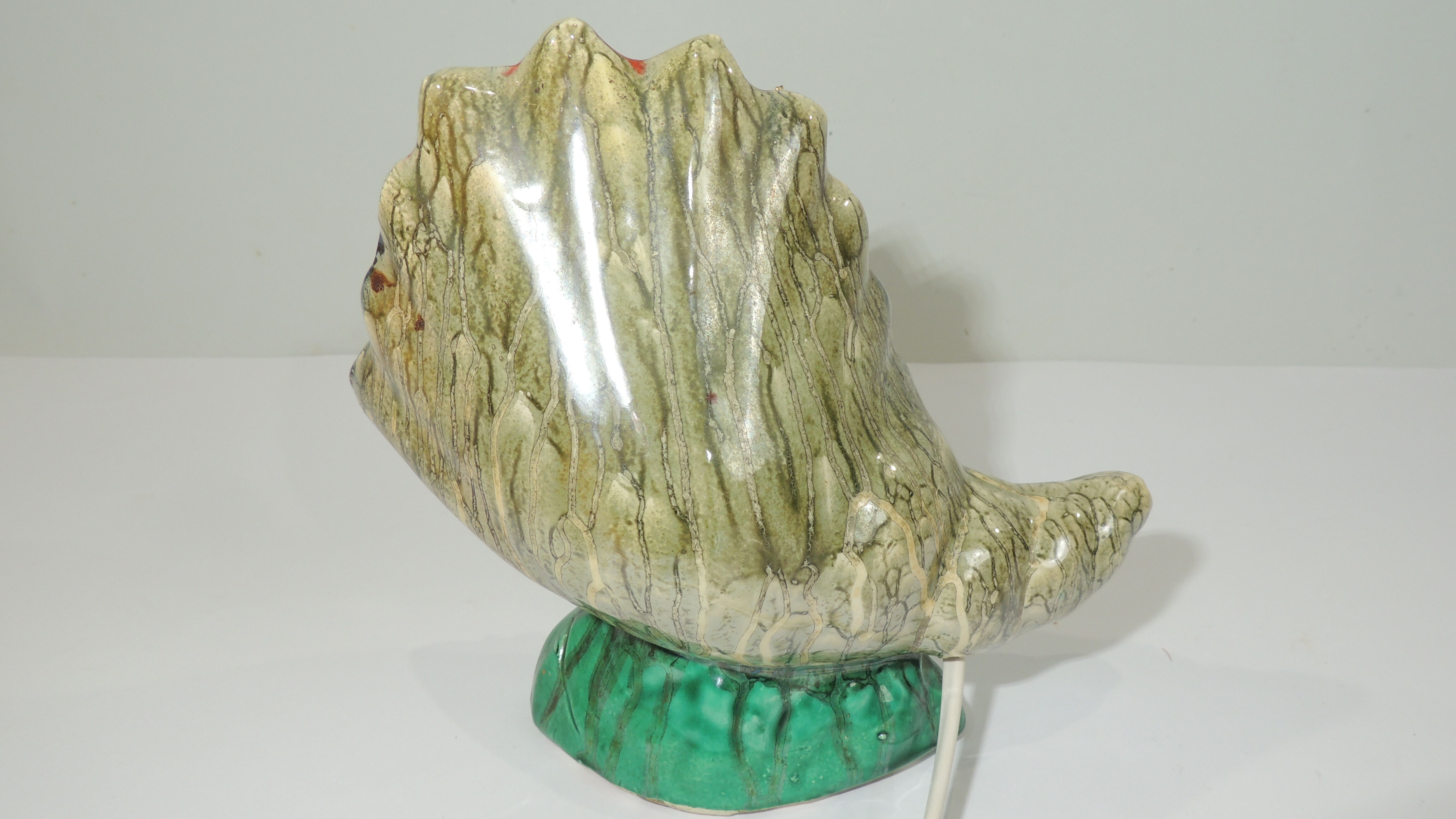 Lampe coquillage faience barbotine