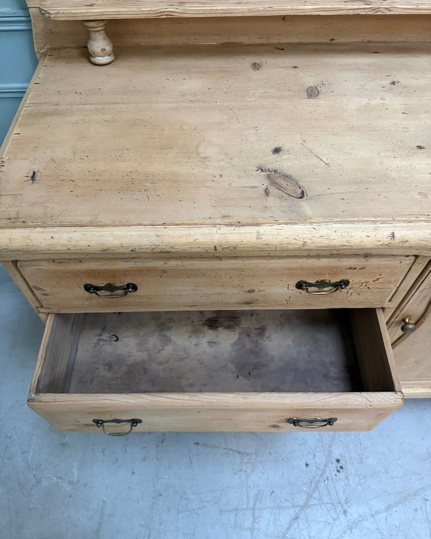 Large English chest of drawers (renovated)