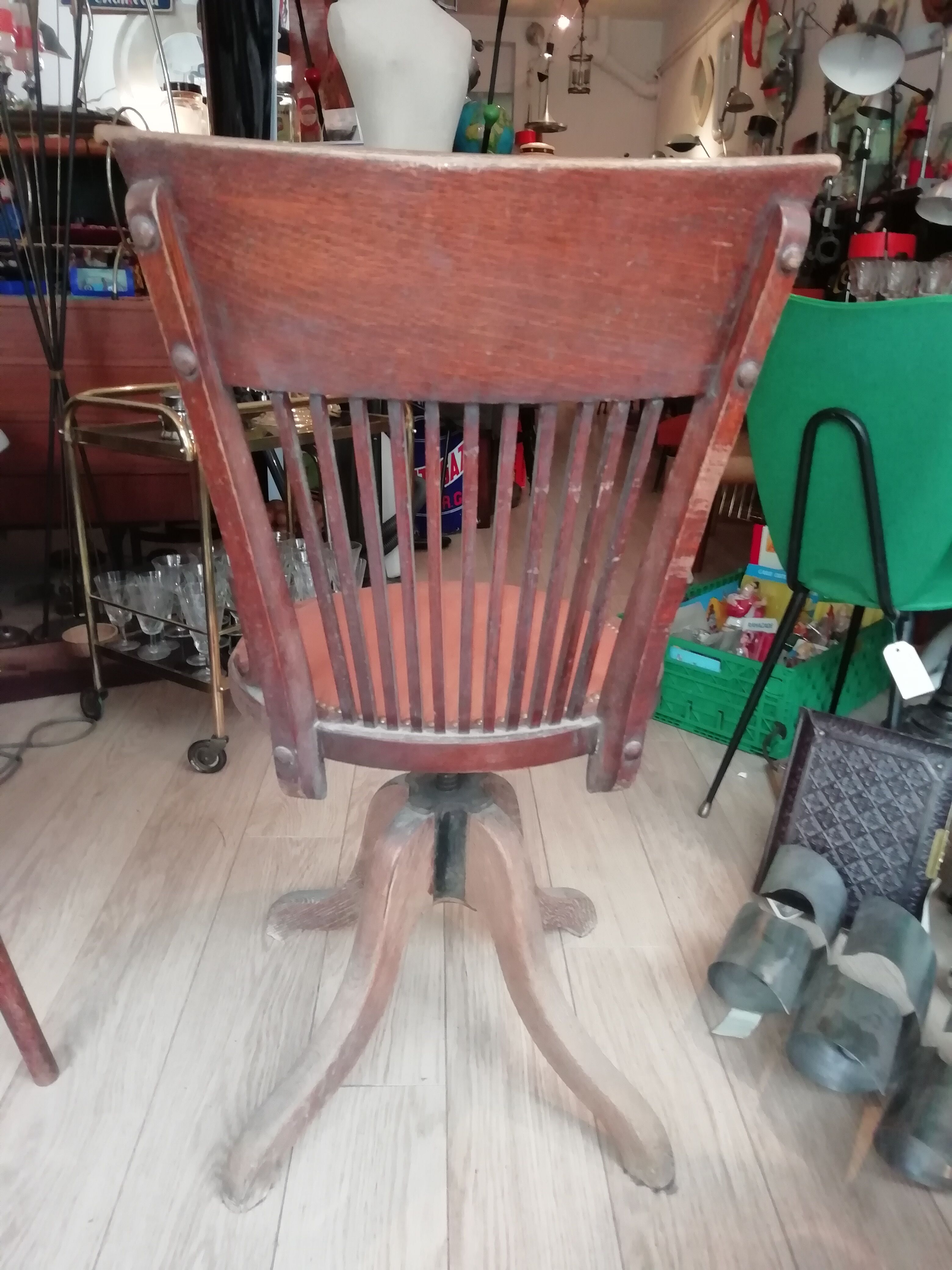 So-called "American" office chair