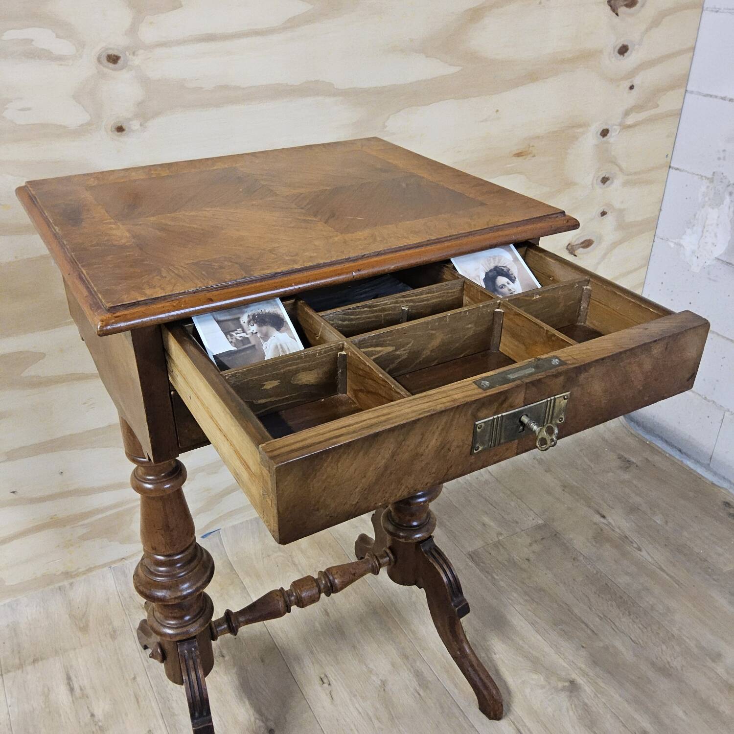 Antique walnut sewing table (19th century) Biedermeier side table