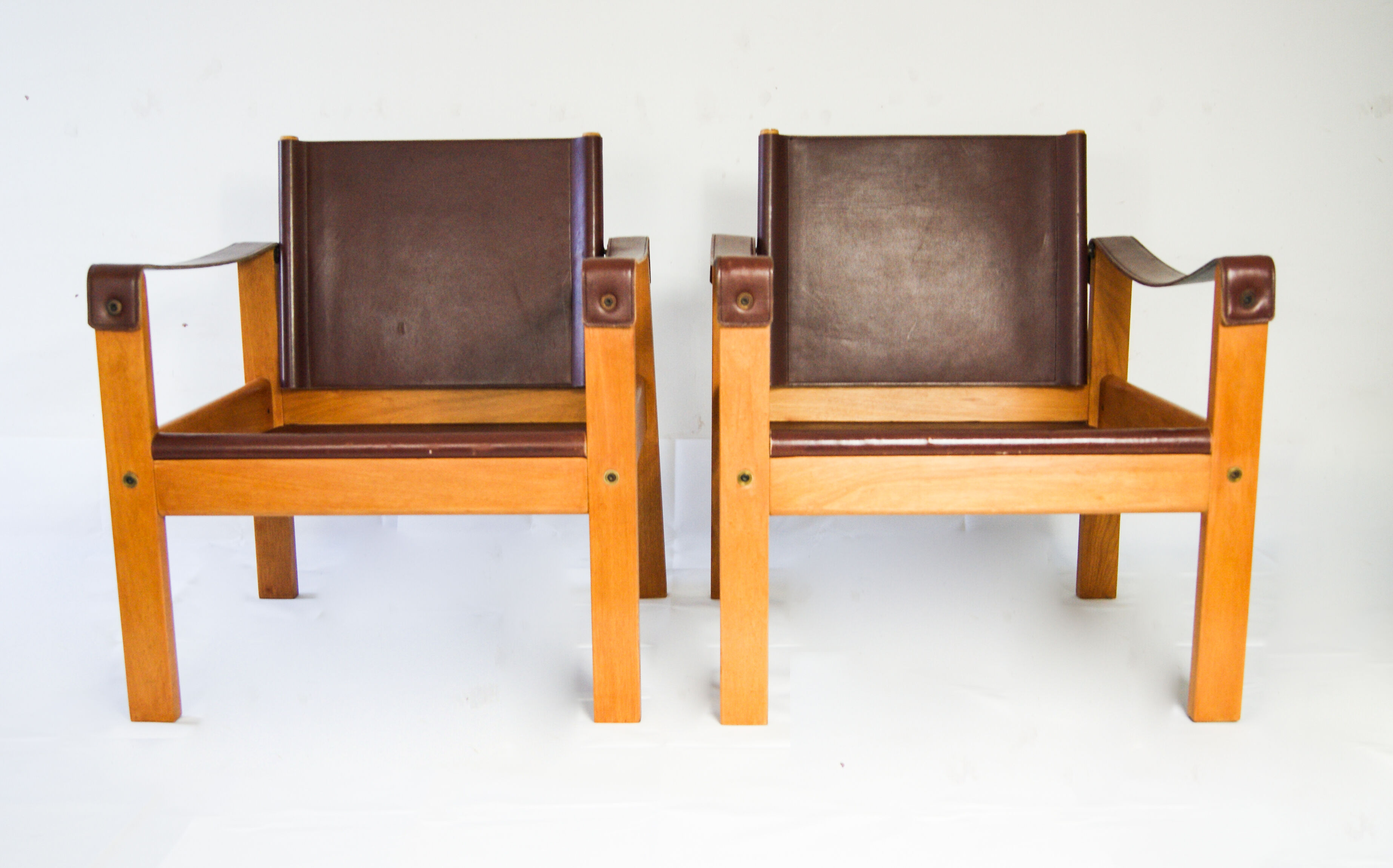 Karl Heinz Bergmiller For Escriba, Pair of Safari Leather Armchairs and Matching Coffee Table