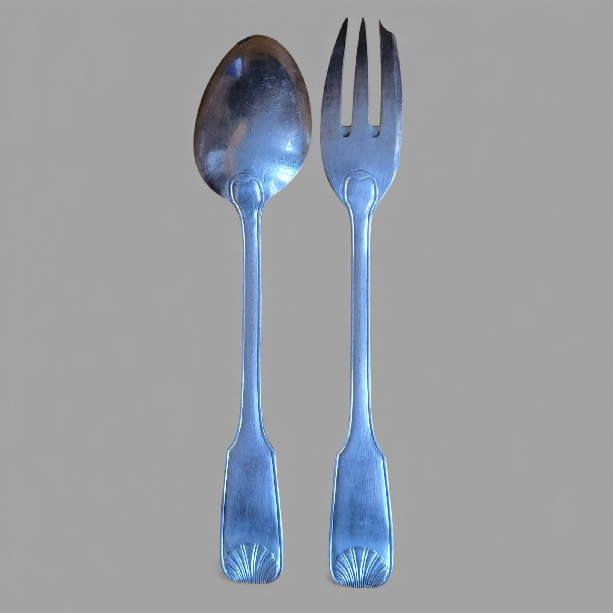 Silver-plated metal serving cutlery