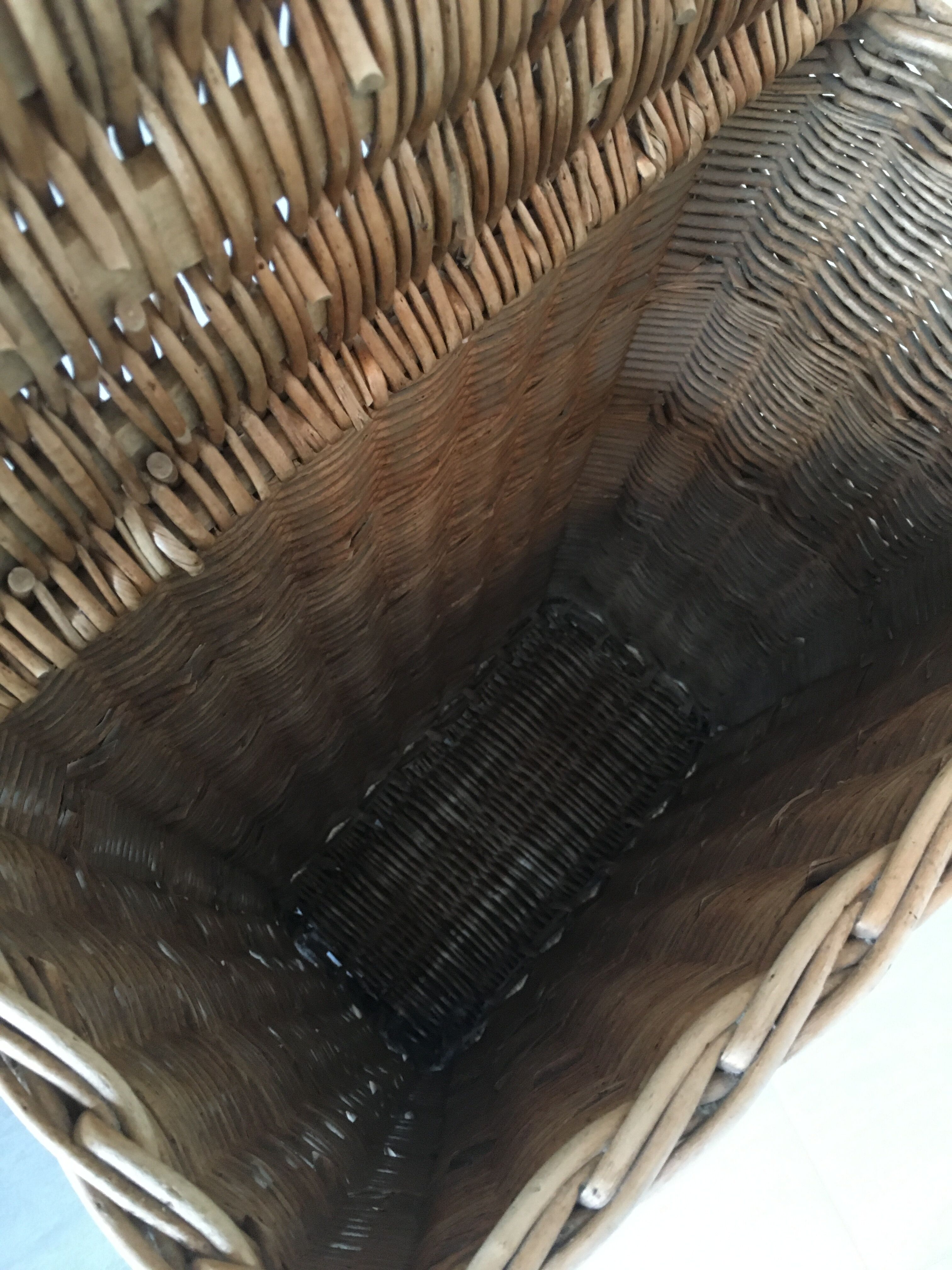 Clothes basket or wicker bread hut