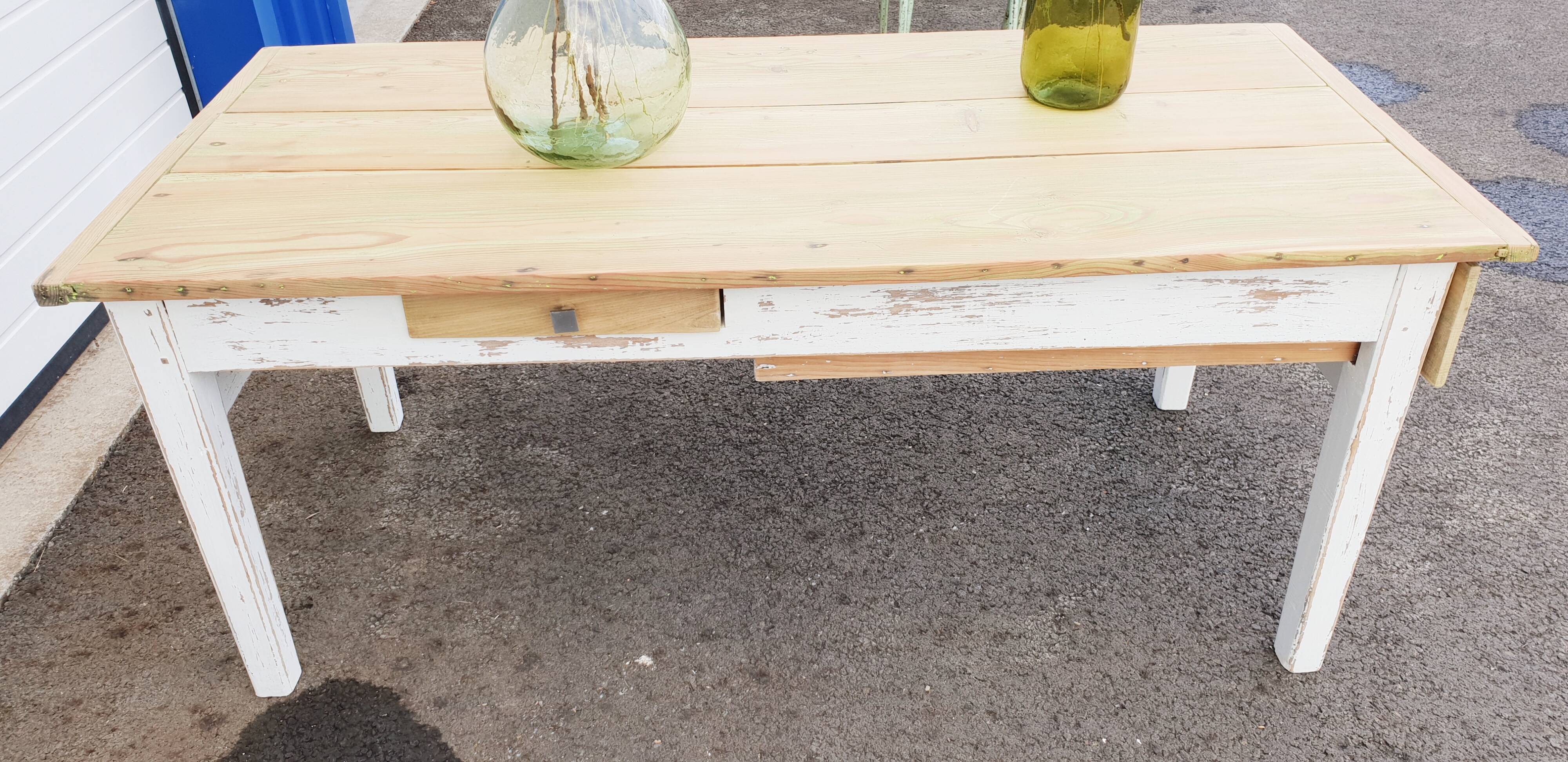 Farm table