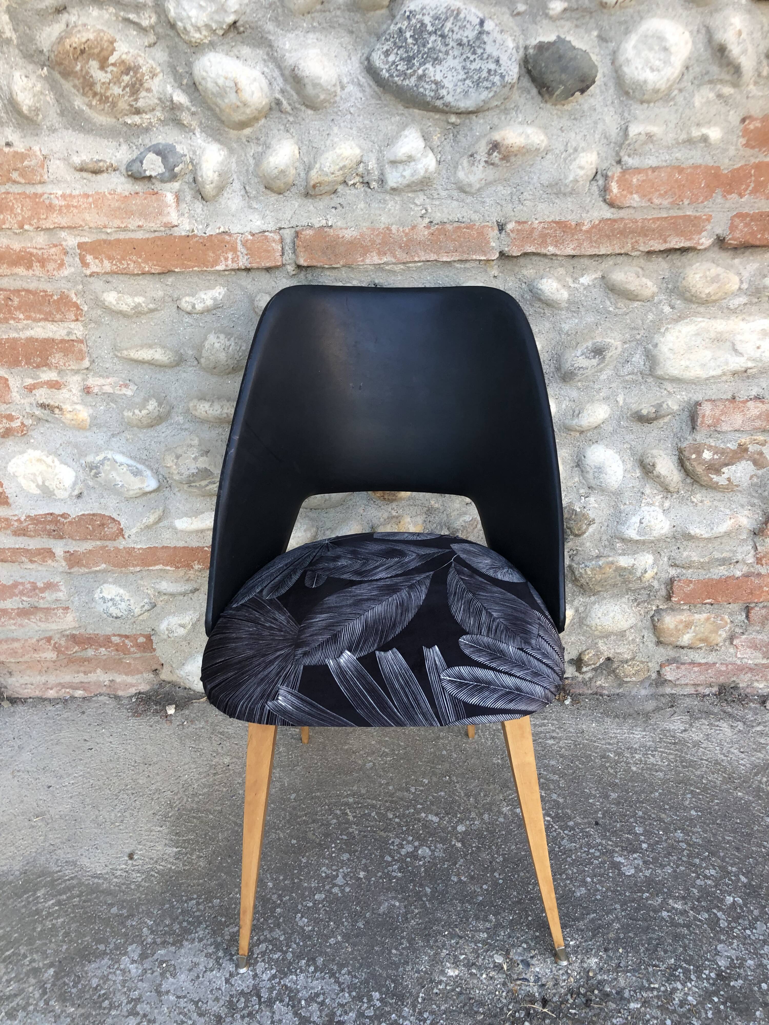 Chaise velours et skaï