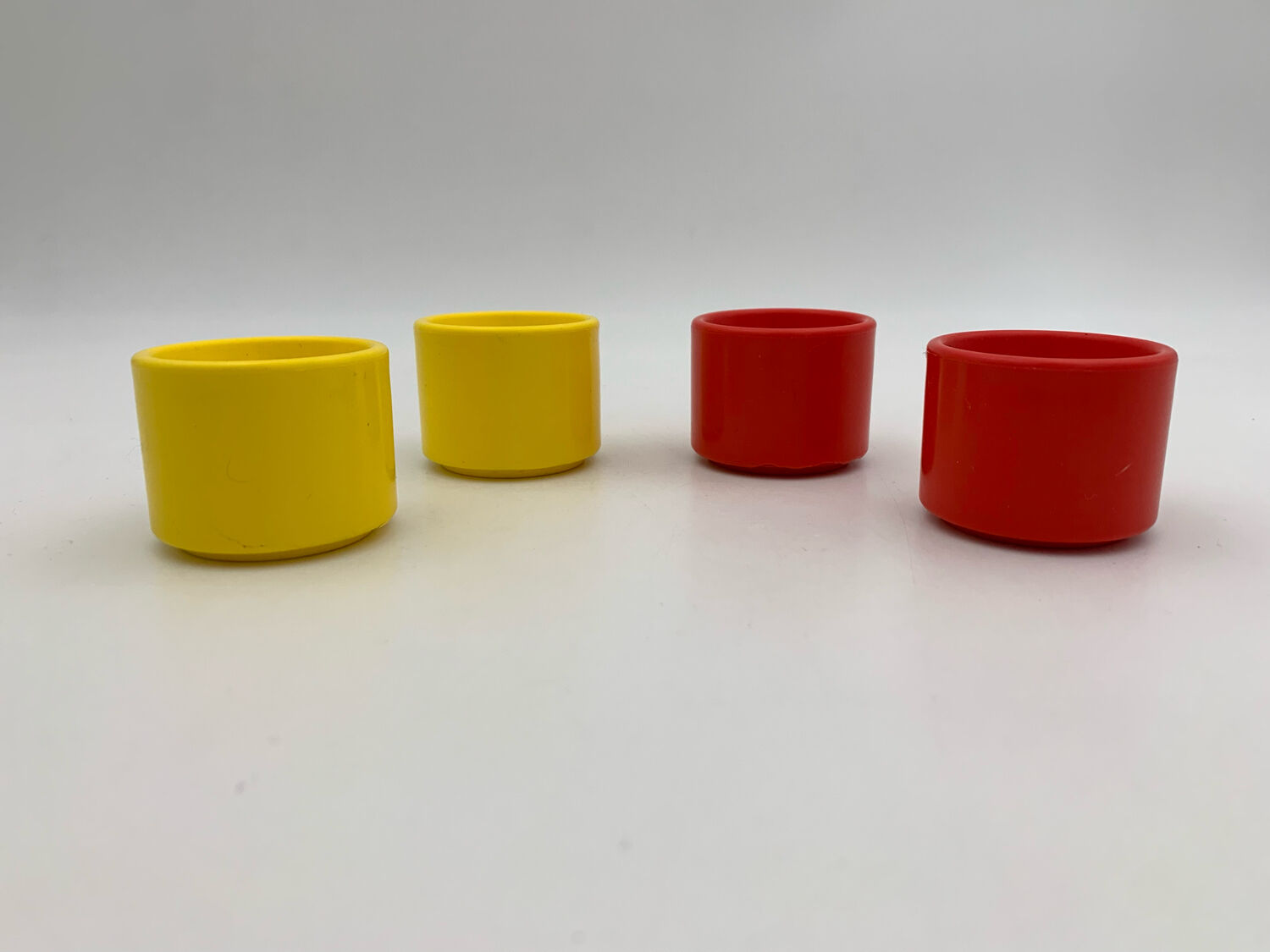 4 vintage egg cups, Sitap France, 1970s