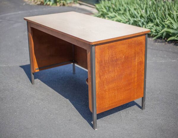 Bureau bois et métal et plateau formica, 50