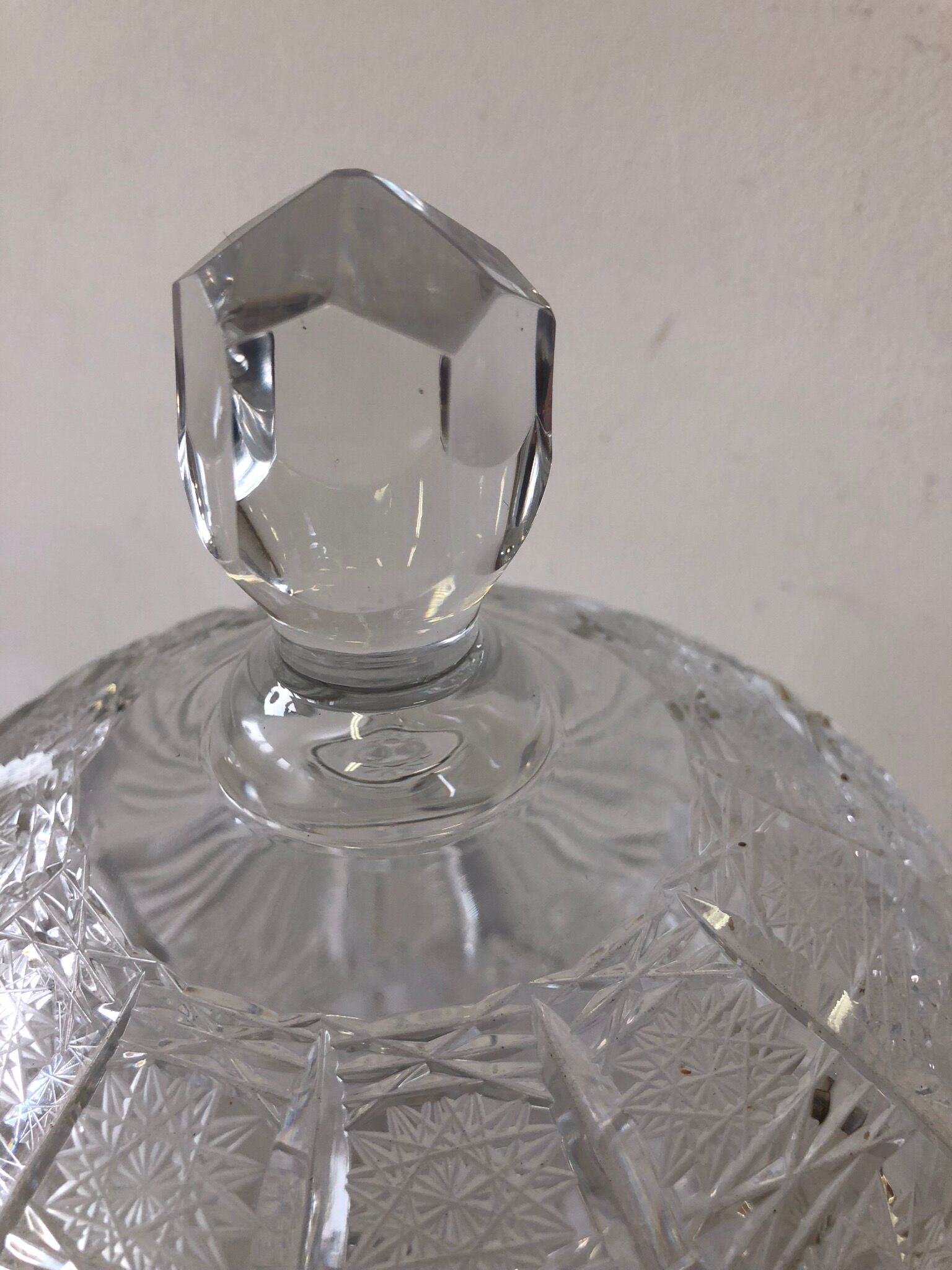 Bonbonnière ancienne en cristal