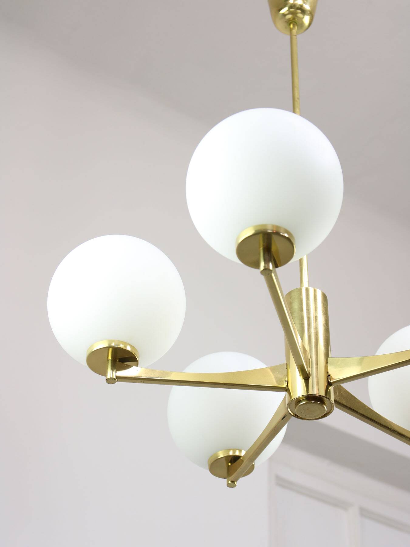 Mid-century Modern Italian Brass and Opaline Chandelier, 1960s