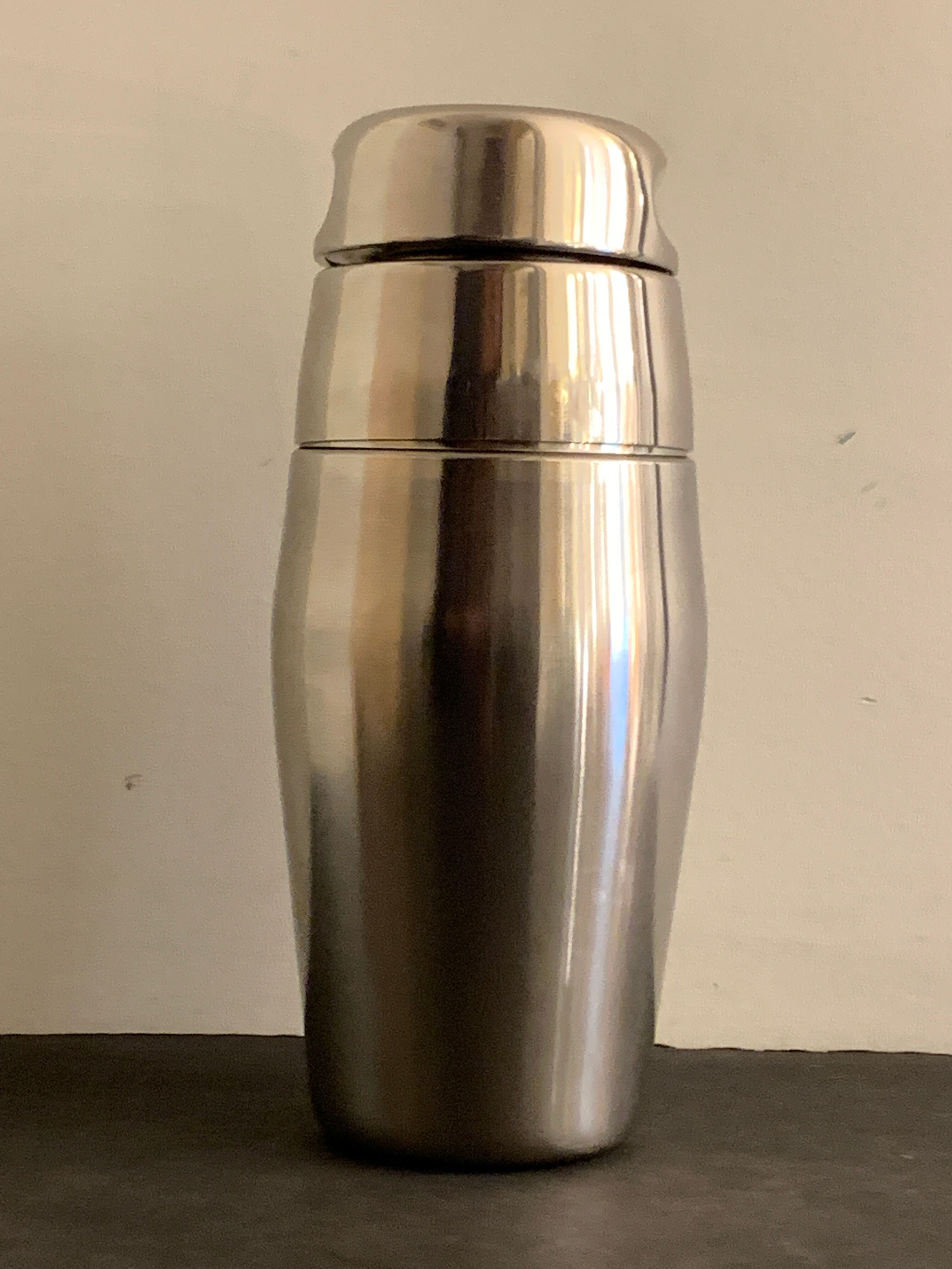 Italian stainless steel shaker Alessi, Massoni and Mazzeri design