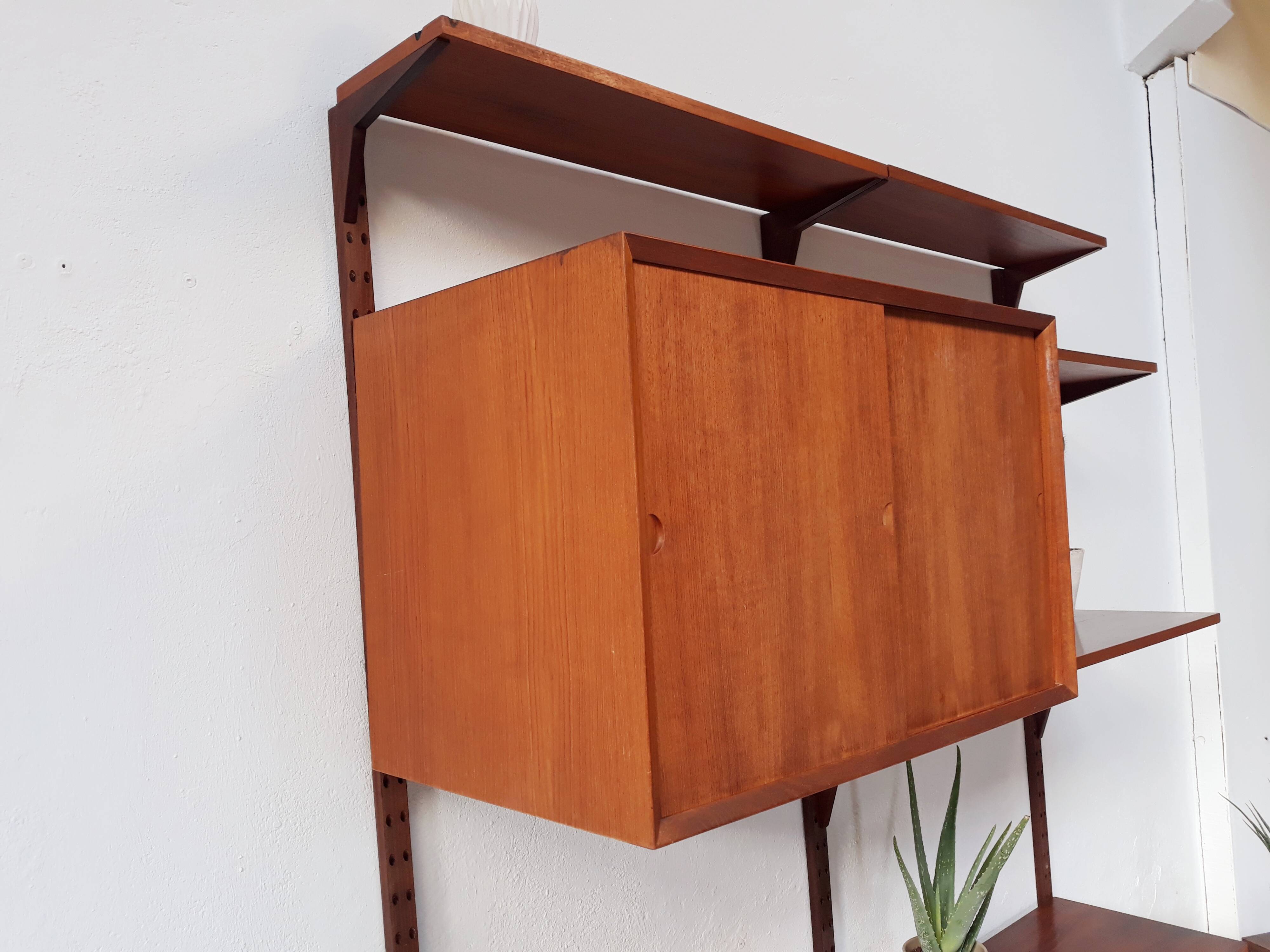 Étagère modulable scandinave en teck royal system par Poul Cadovius