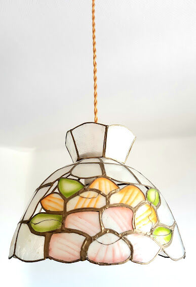 Mother-of-pearl suspension with art deco flowers