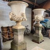 Paire de vases en fonte de style néo-classique,  époque 19ème