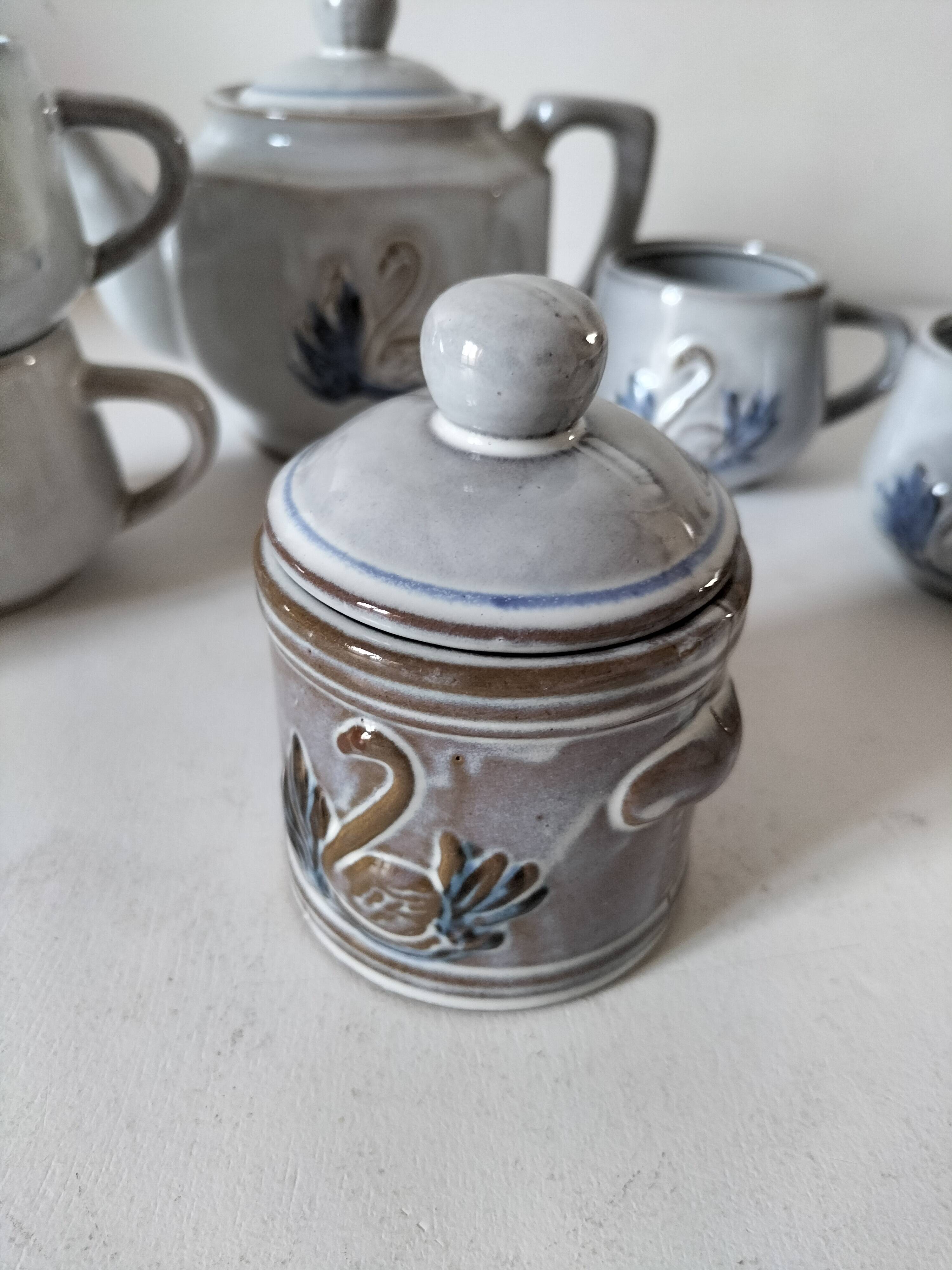 Stoneware tea set with swan decor – Hygge & Lagom spirit