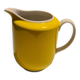 Yellow milk jug porcelain from Portugal - VA 1824