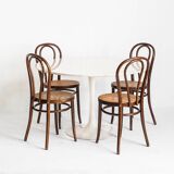 Vintage round table with tulip foot by Maurice Burke for Arkana. Aluminum + lacquered wood. United Kingdom, 60