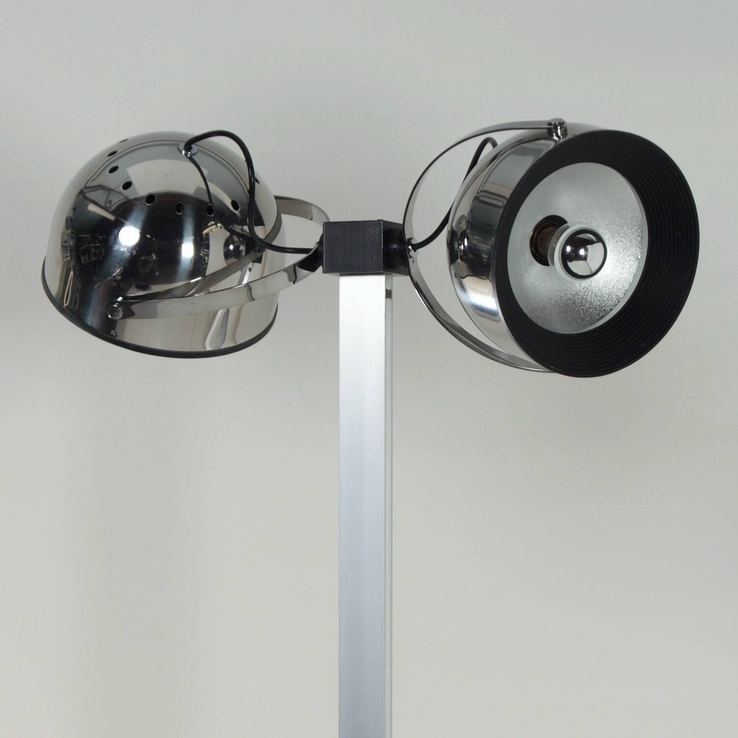 SISTEMA TREPIU FLOOR LAMP BY GAE AULENTI & LIVIO CASTIGLIONI FOR STILNOVO ITALY, 1970S – BRANDED